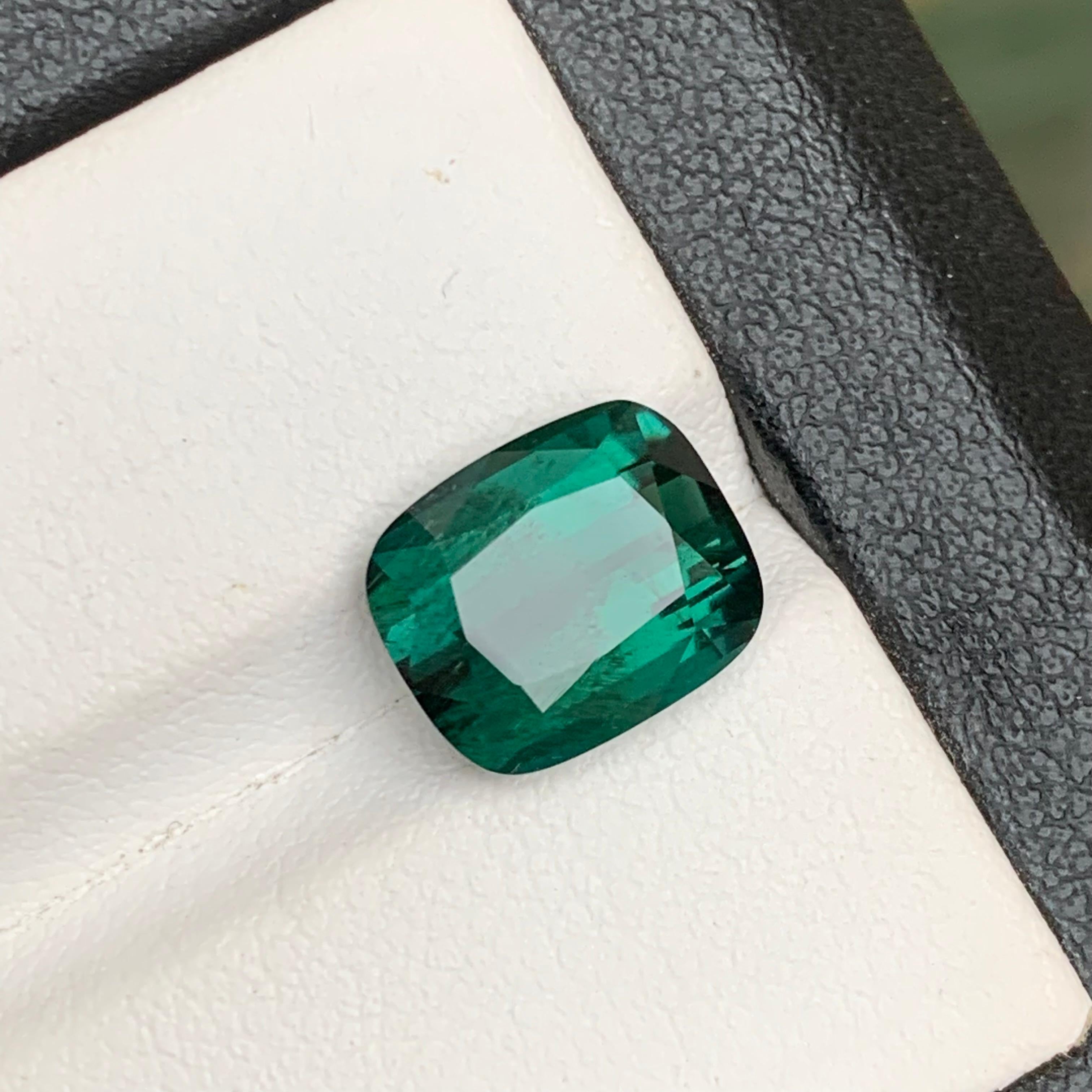 Contemporary Sea Green Natural Tourmaline Ring Loose Gemstone 4.45Ct Cushion Cut for Jewelry For Sale