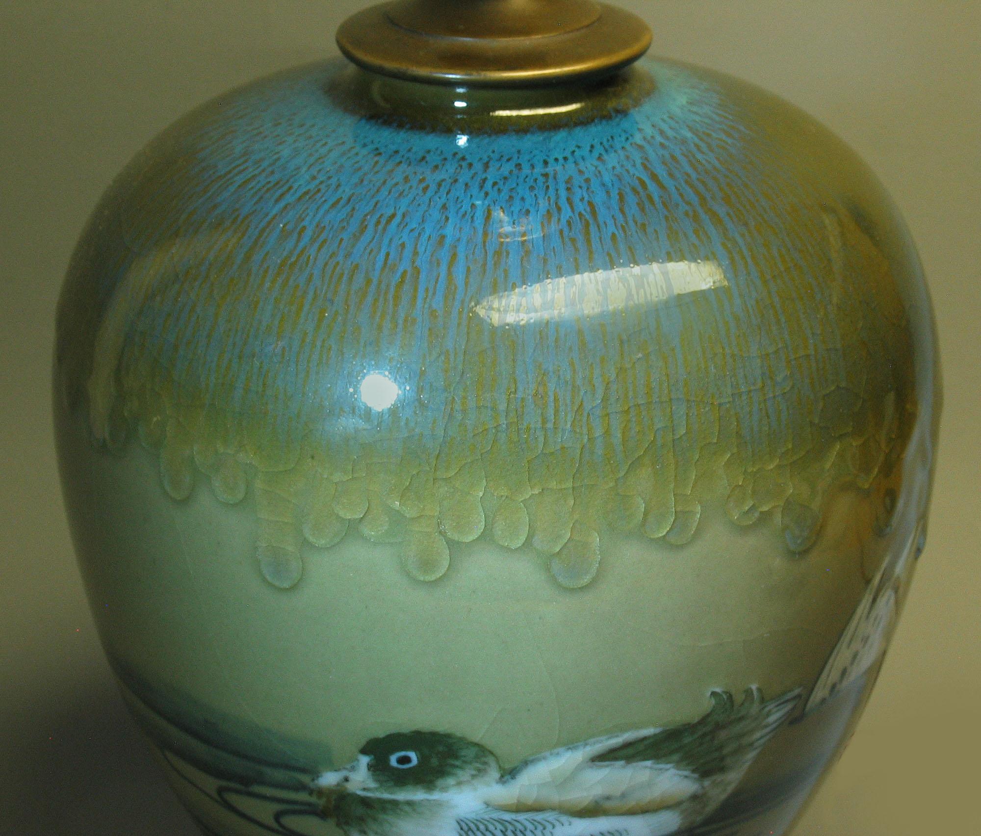 Amerikanische Arts & Crafts-Vase in Meeresgrün im Rookwood-Stil, montiert als Lampe (20. Jahrhundert) im Angebot