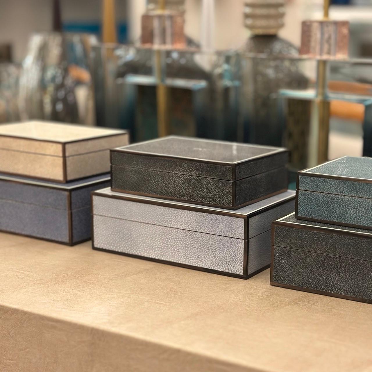 Sea Green Shagreen & Macassar Ebony Box with Bone Inlay (Edelstahl) im Angebot