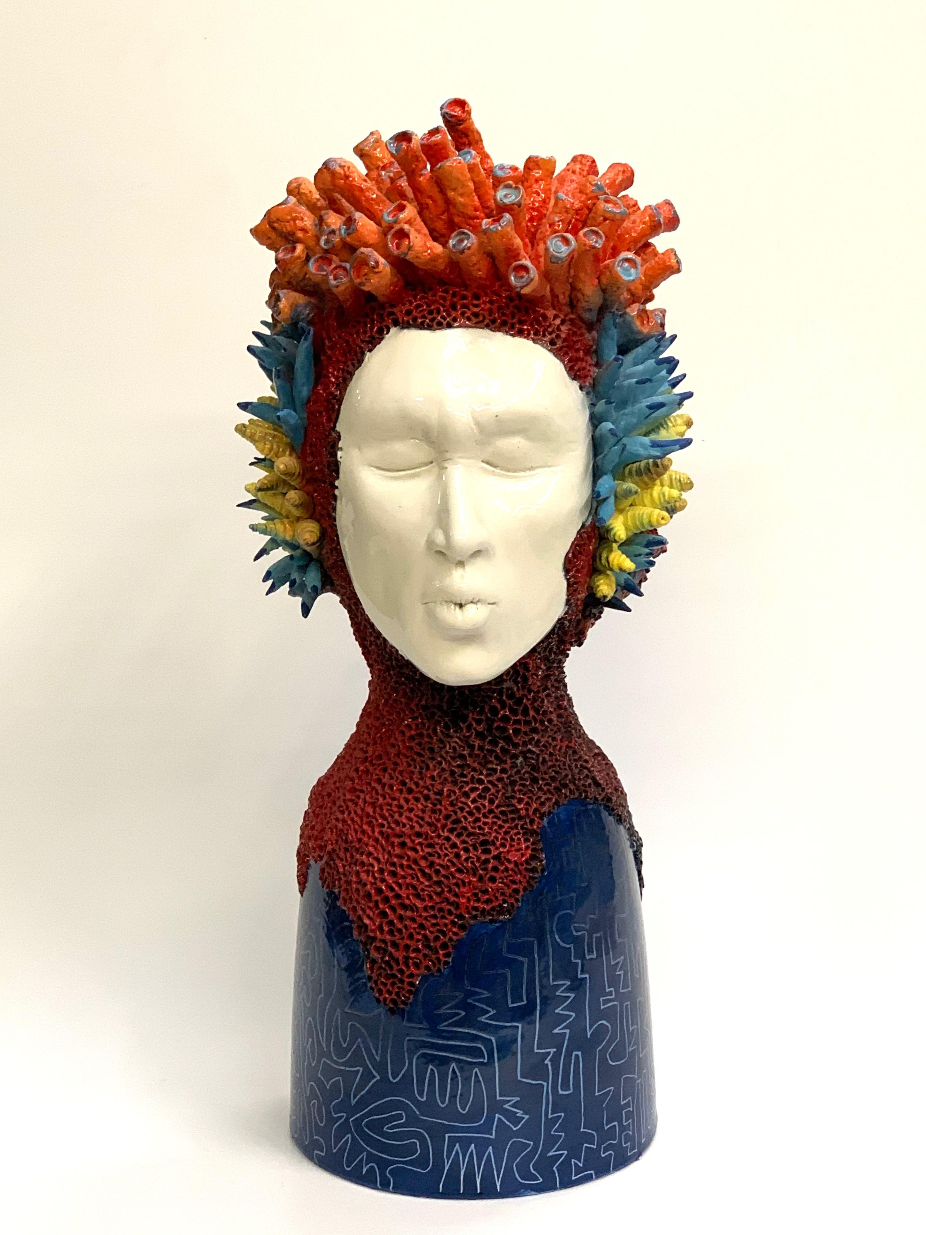 La pièce est une représentation unique de la tête d'une femme d'une manière moderne.
Notre designer crée ces pièces entièrement à la main.
  