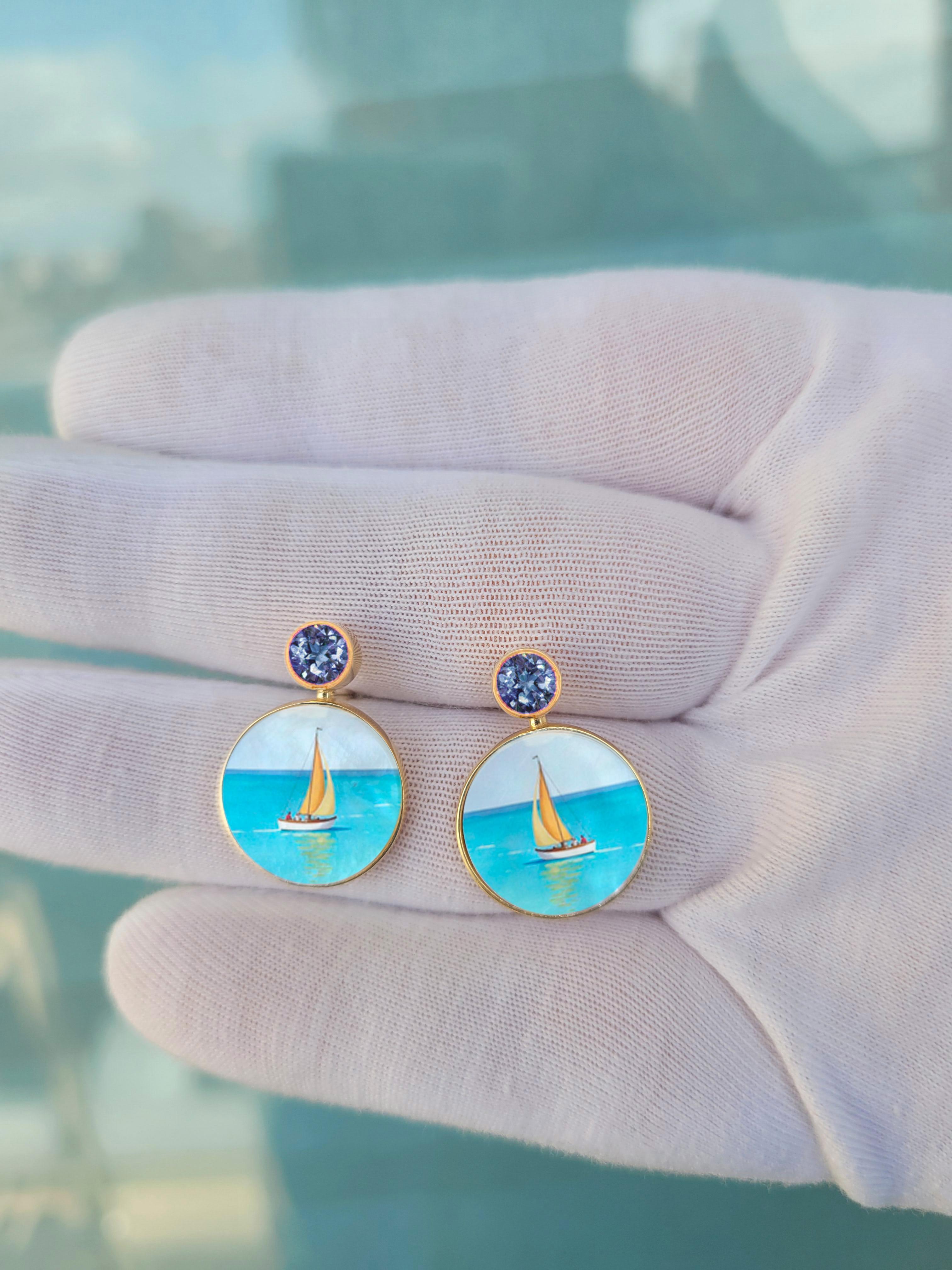 Taille ronde Boucles d'oreilles d'inspiration marine, voilier, yacht avec topaze et nacre en vente