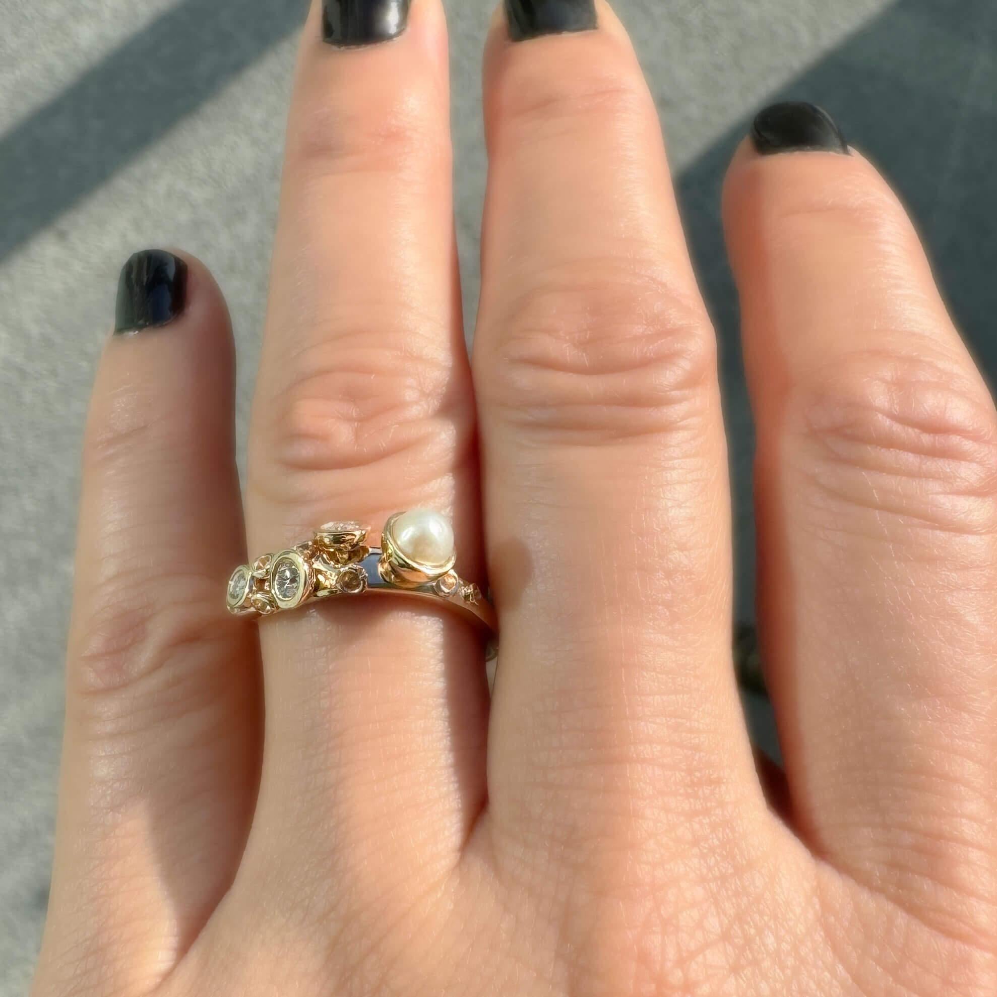 Brilliant Cut Sea-life Octopus Movable Tentacle Diamond Pearl 14k Gold Ring For Sale