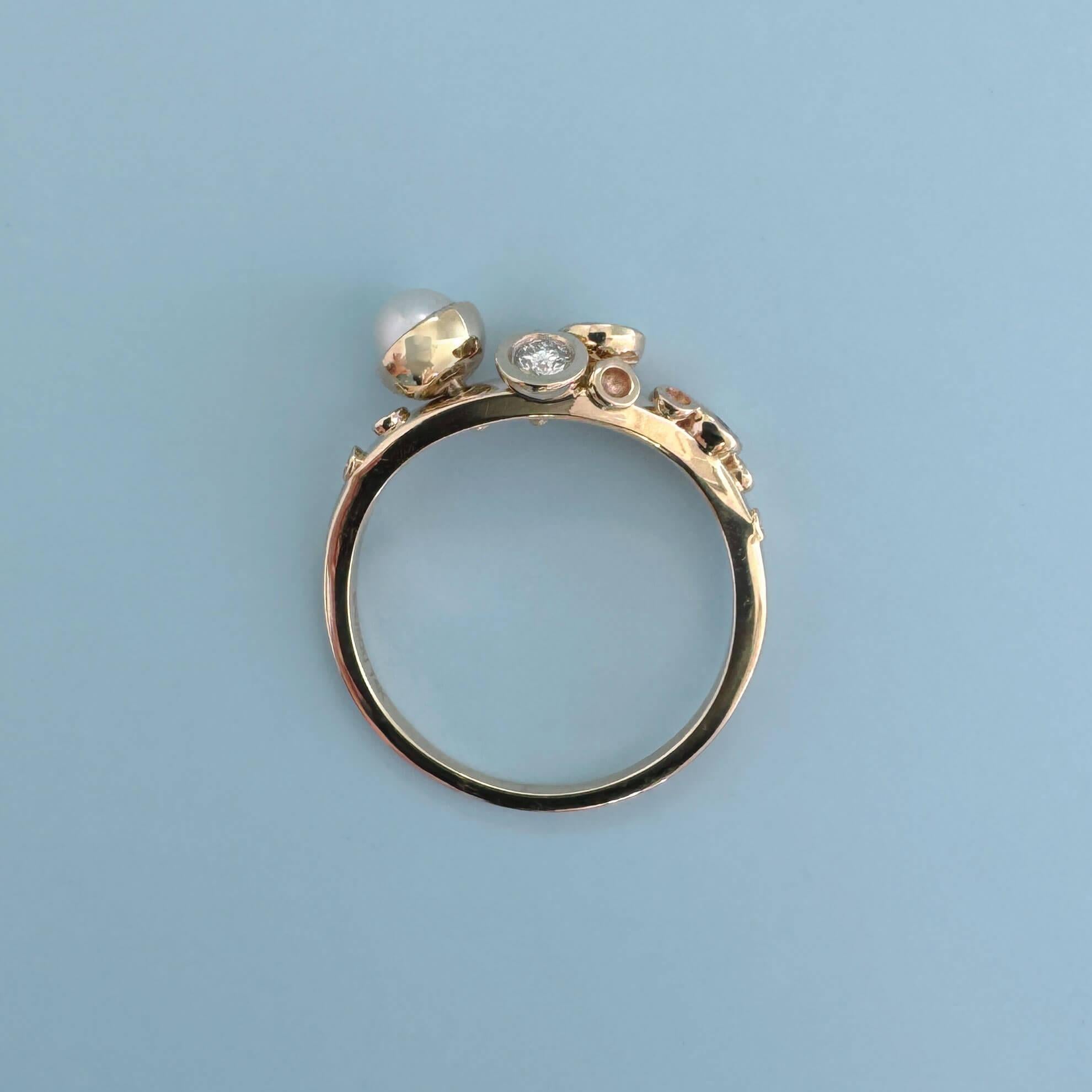 Sea-life Octopus Movable Tentacle Diamond Pearl 14k Gold Ring In New Condition For Sale In Long Island City, NY