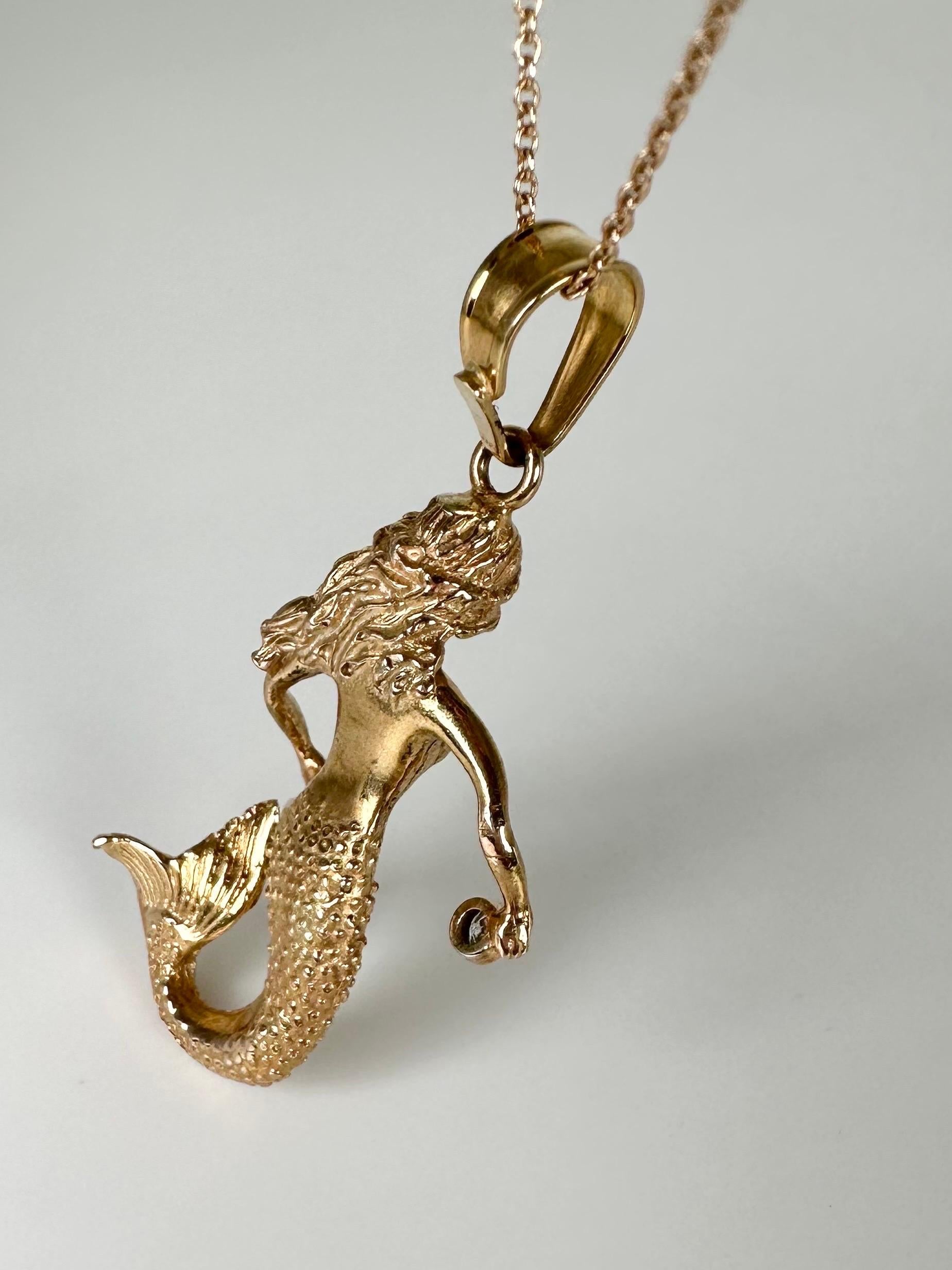 Meerjungfrauen-Diamant-Anhänger-Halskette 14KT Gelbgold Anhänger  im Angebot 1
