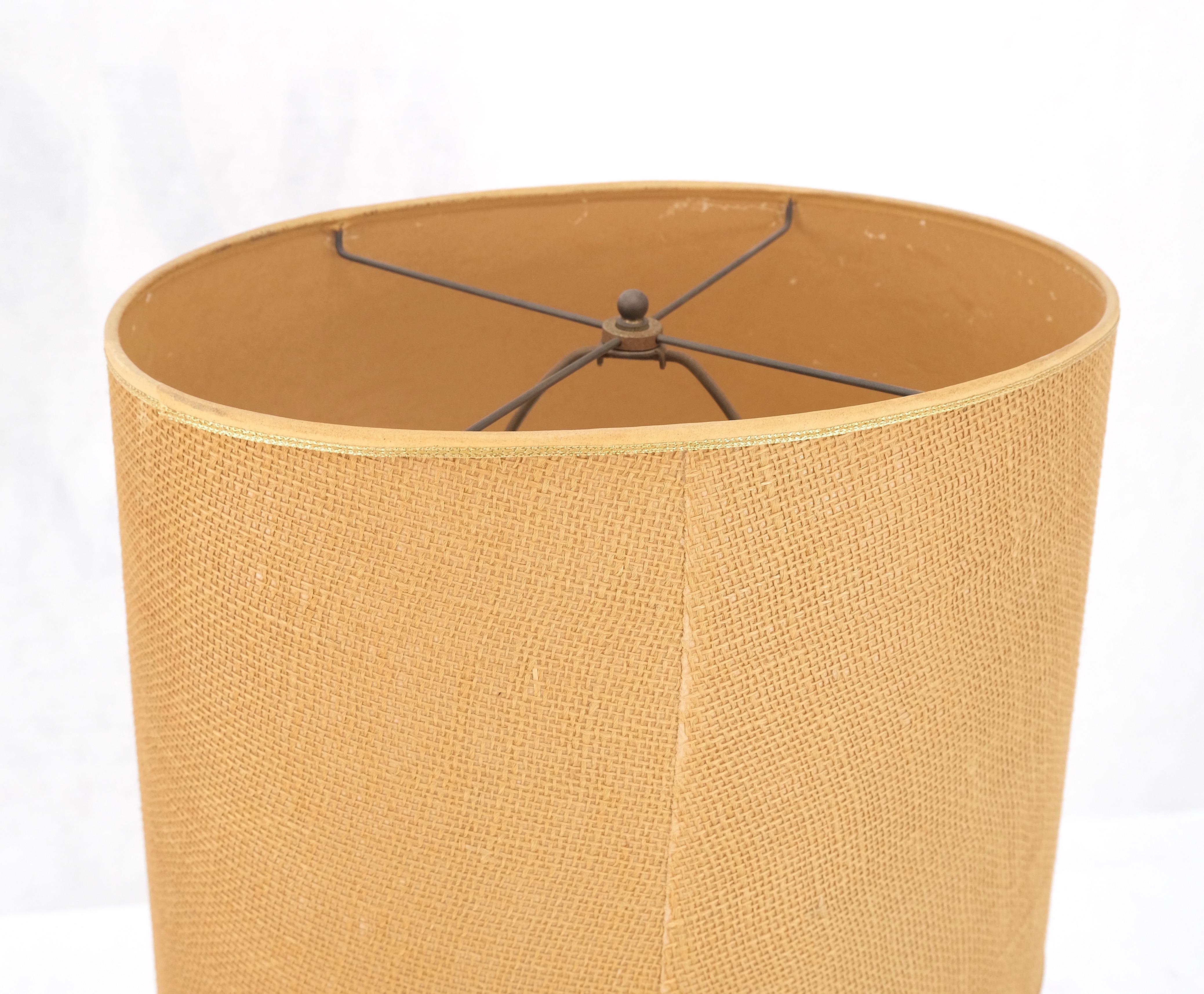 Lámpara de mesa con base de madera decorada con conchas marinas Mid Century Modern siglo XX en venta