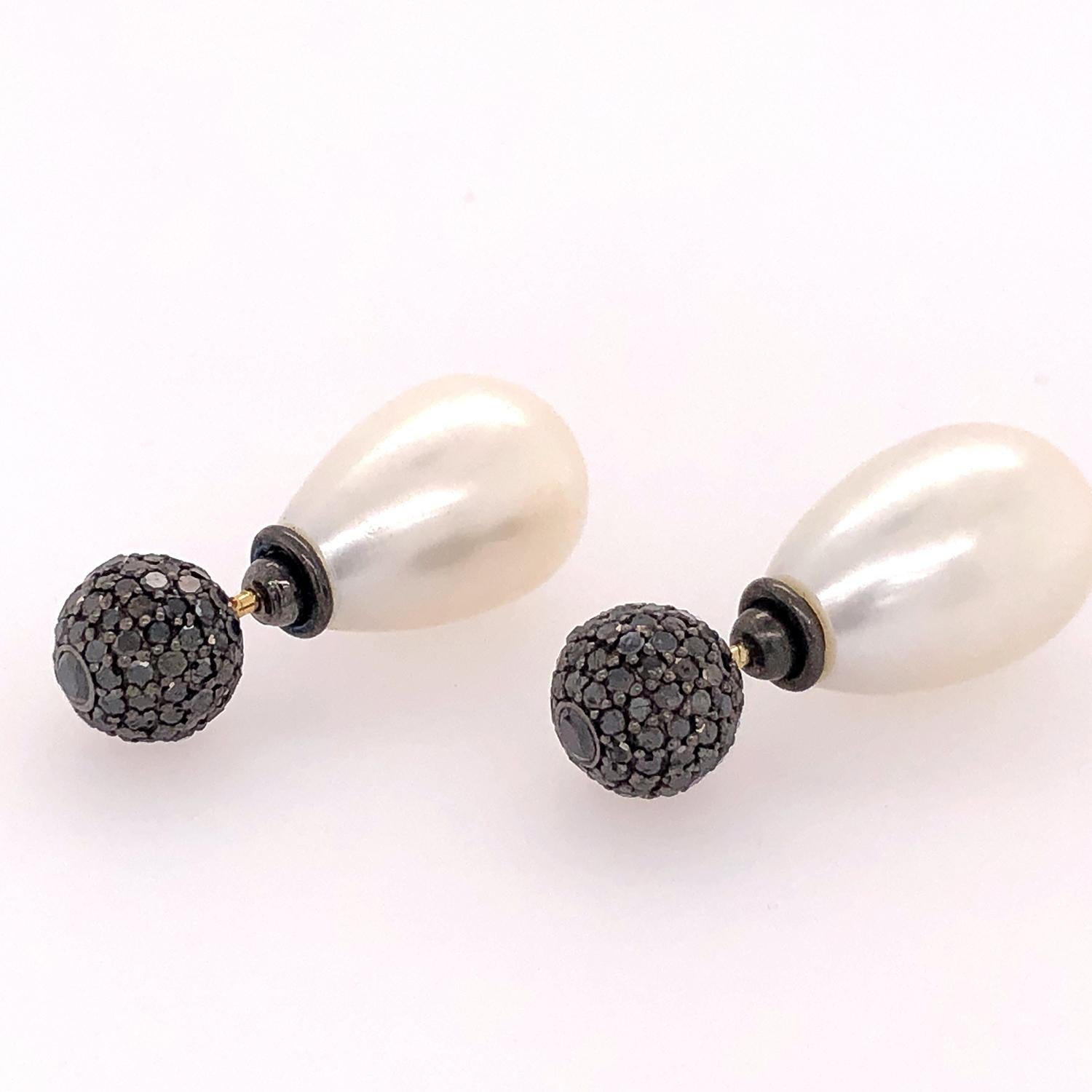 Fresh Water Pearl Drop & Pave Diamond Ball Tunnel Earring Made In 18k Gold In New Condition For Sale In New York, NY