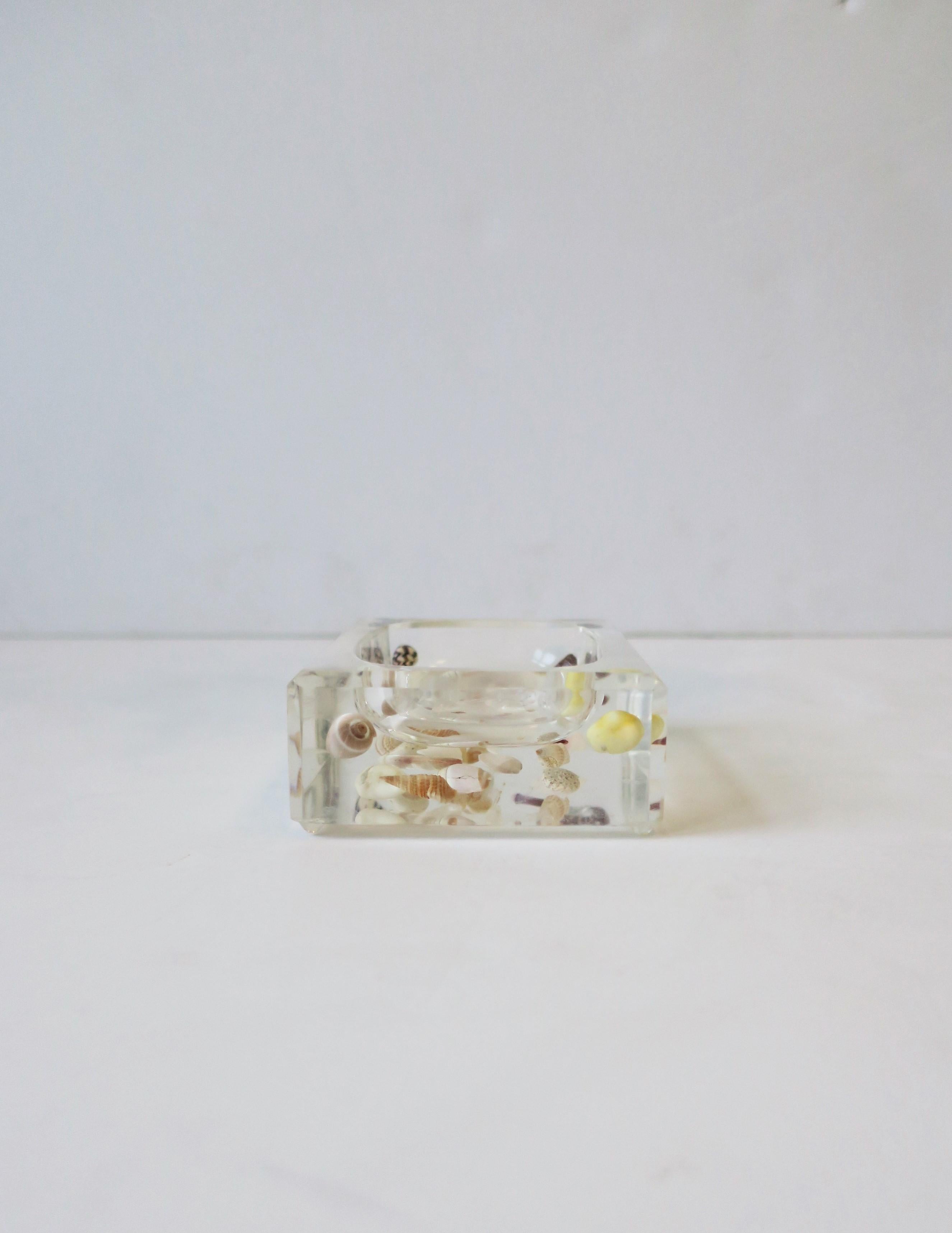 Seashell and Lucite Acrylic Soap Dish For Sale 3