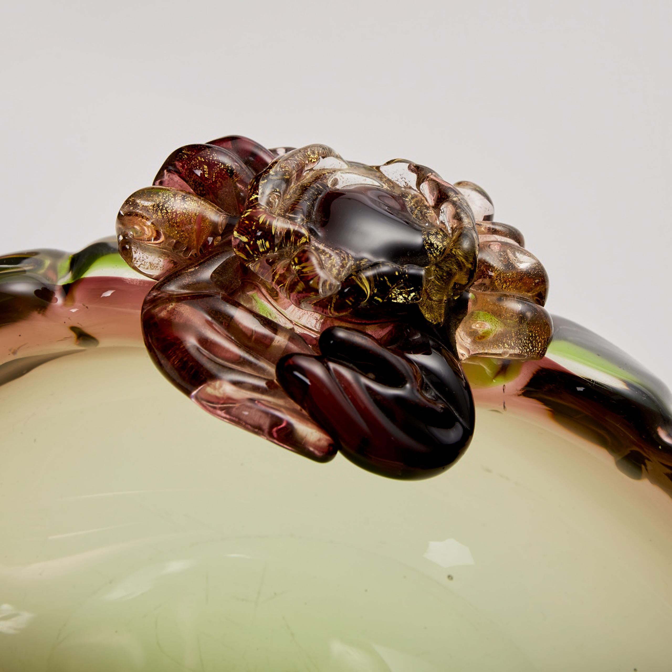 Sea Shell Sculpture with Crab Blown Glass by Alfredo Barbini In Excellent Condition For Sale In London, GB