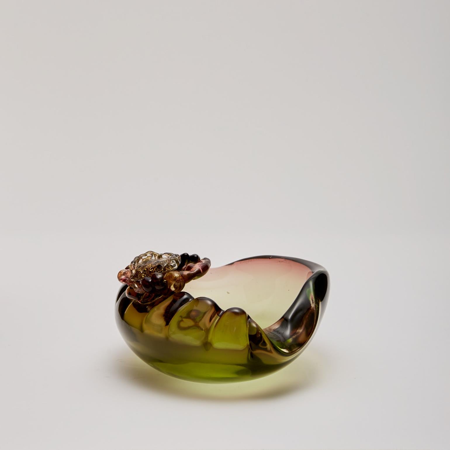Art Glass Sea Shell Sculpture with Crab Blown Glass by Alfredo Barbini For Sale