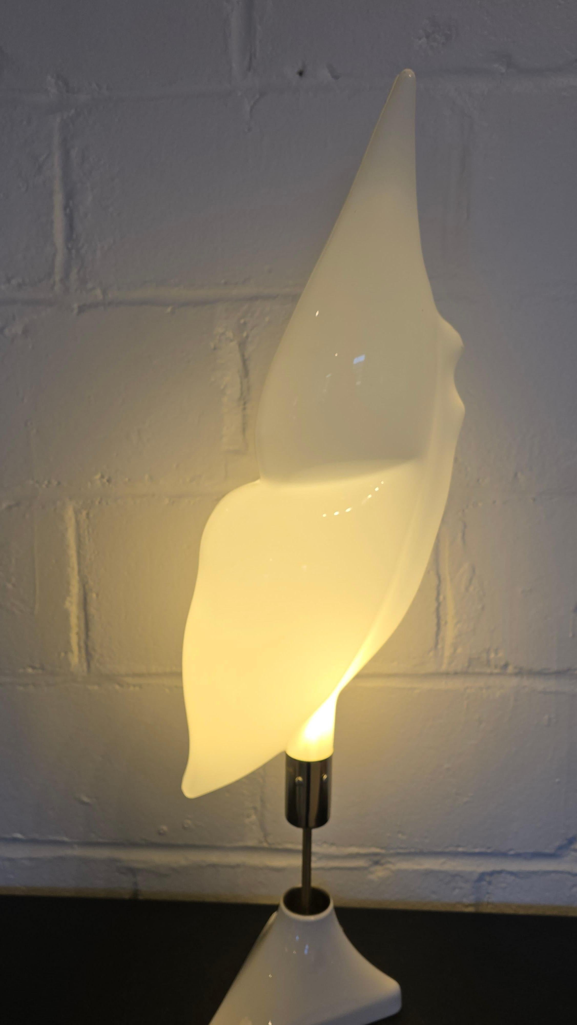 Other Sea Shell Shaped Acrylic Table Lamp Attributed to Rougier For Sale