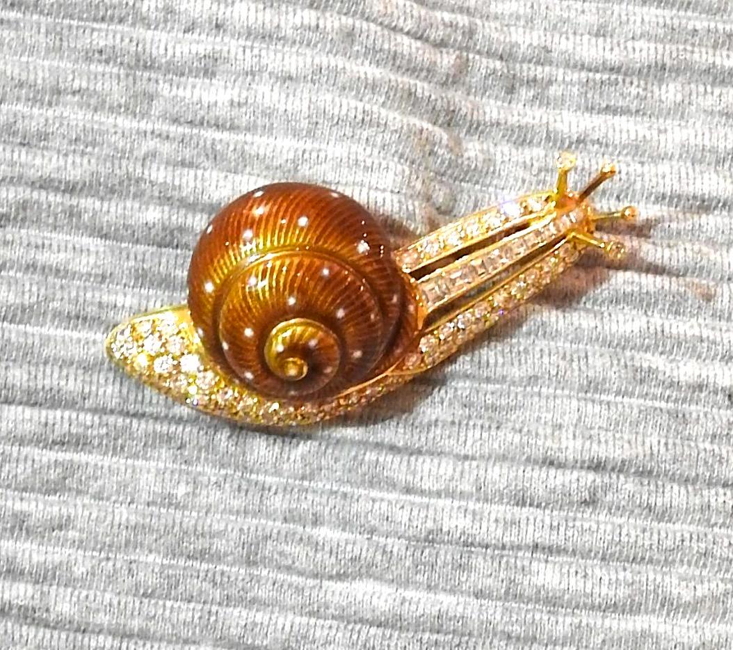 Sea Snail Enamel, Diamond and Yellow Gold Brooch For Sale 1