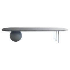 Langer, niedriger Tisch mit Meeresoberfläche von Studio Christinekalia