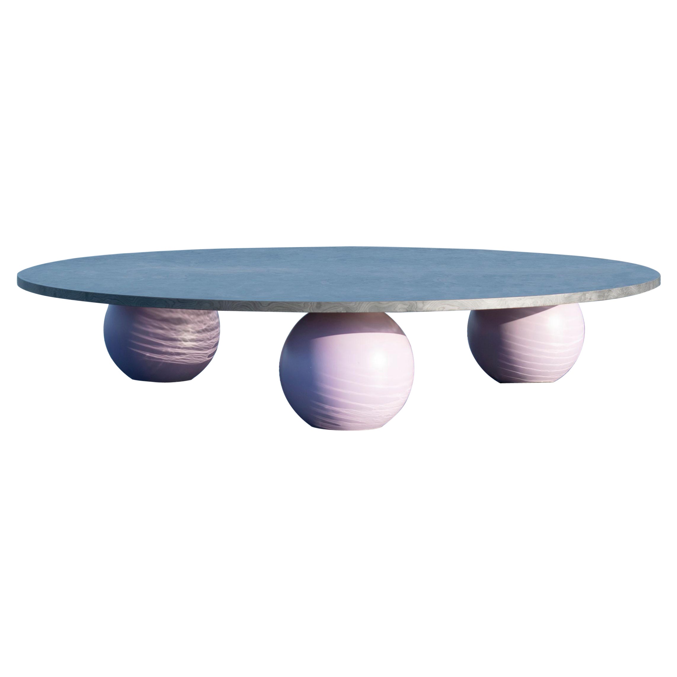 Niedriger Tisch mit Meeresoberfläche von Studio Christinekalia