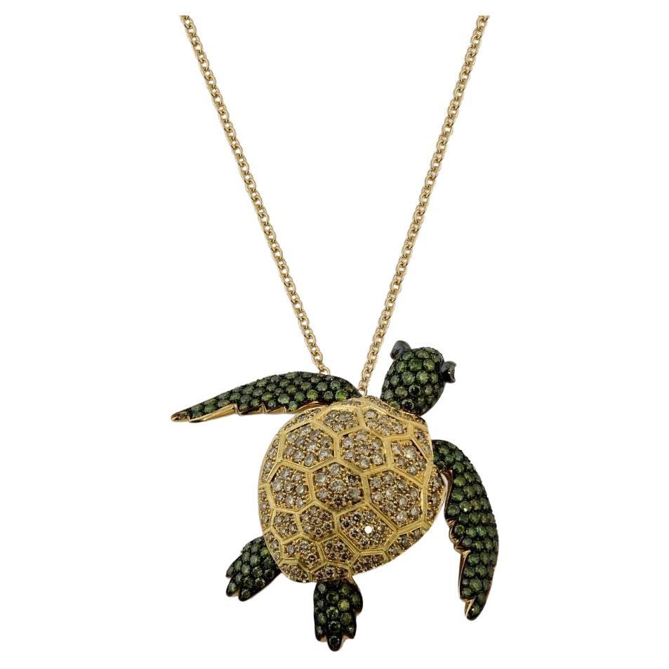 Sea Turtle green and brown diamonds pavè pendant necklace in 18kt gold For Sale