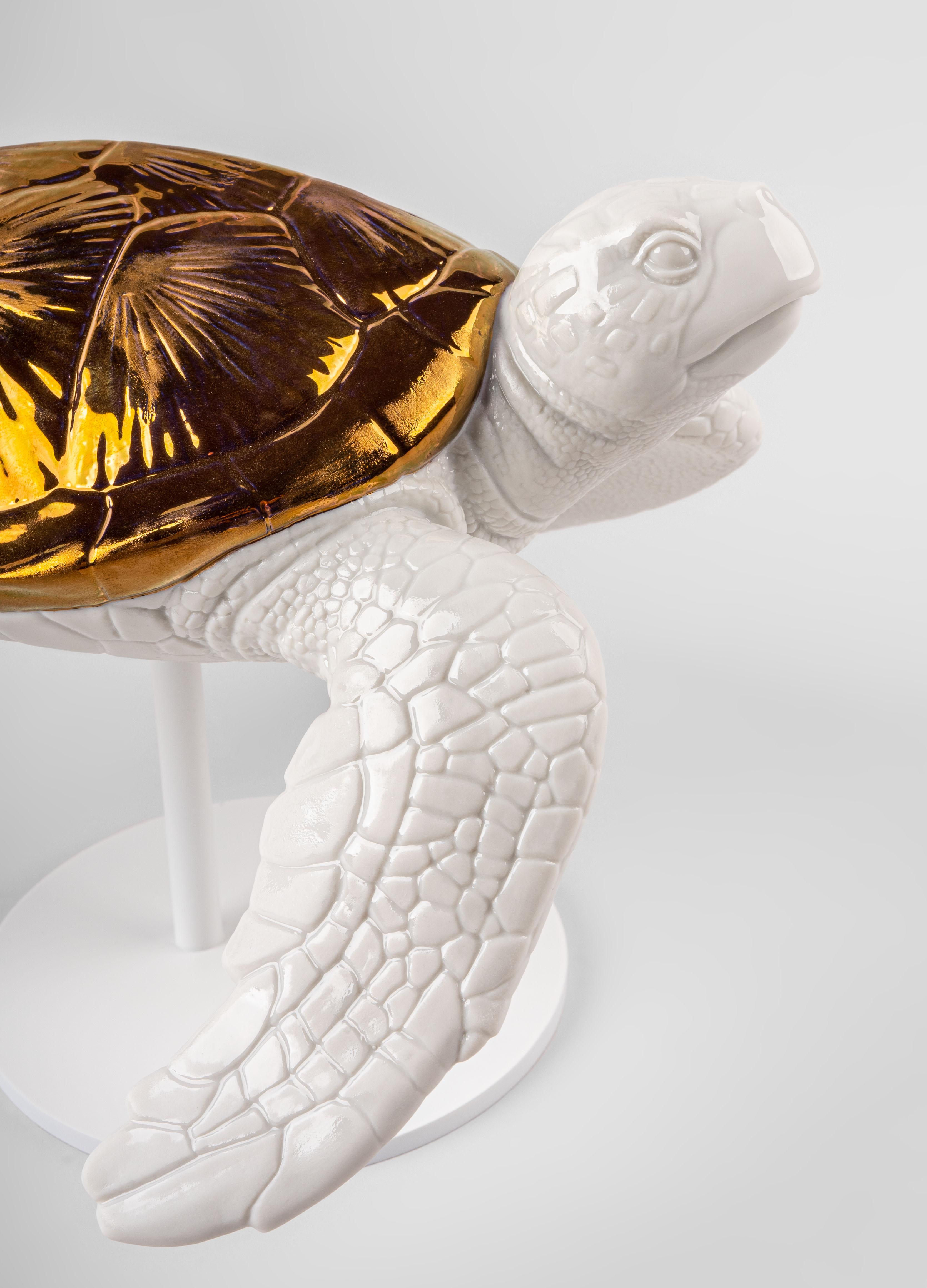 Sea Turtle II 'White-Copper' Sculpture In New Condition In New York City, NY