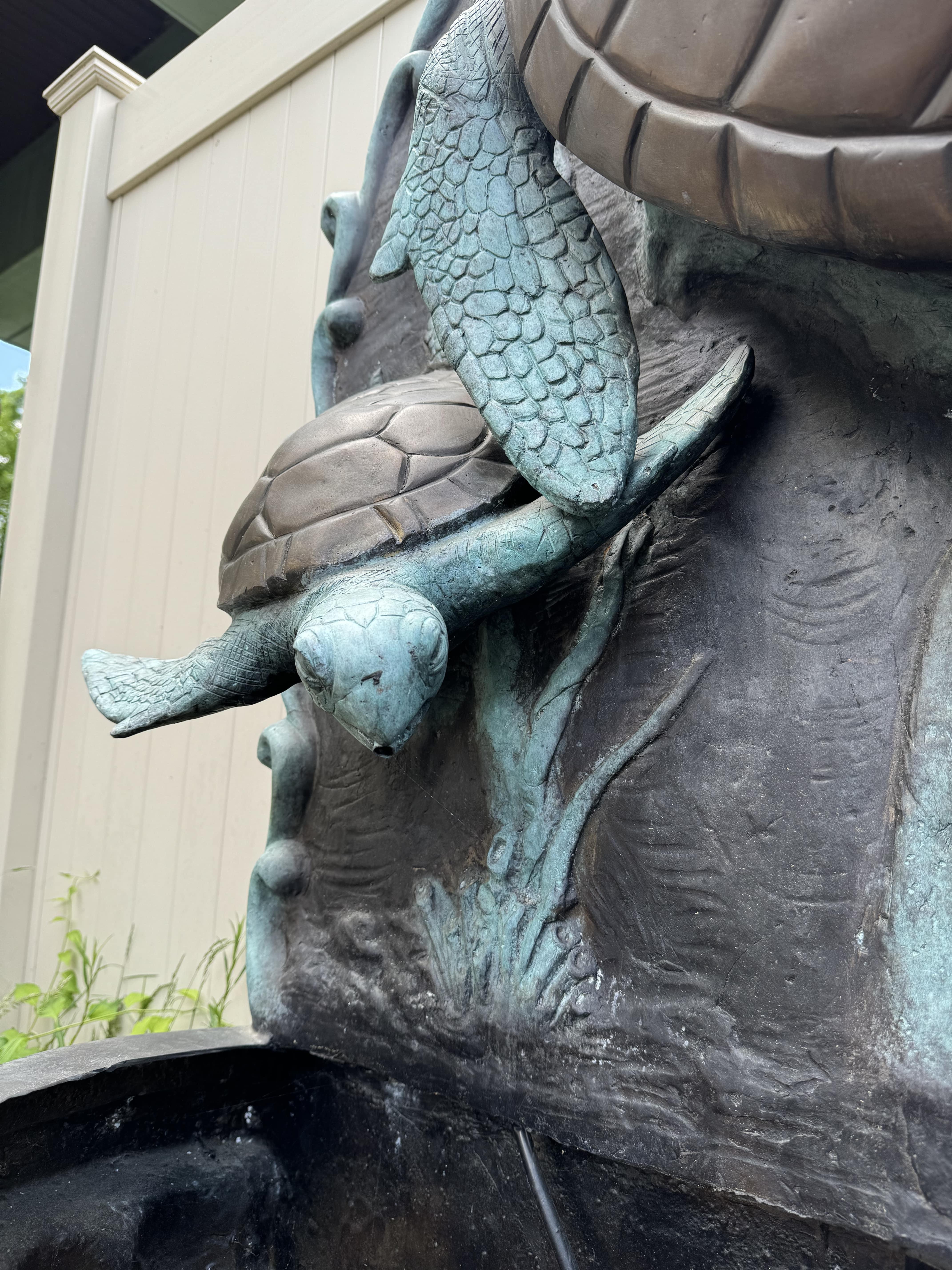 20ième siècle Fontaine murale sur pied en forme de tortue de mer en vente