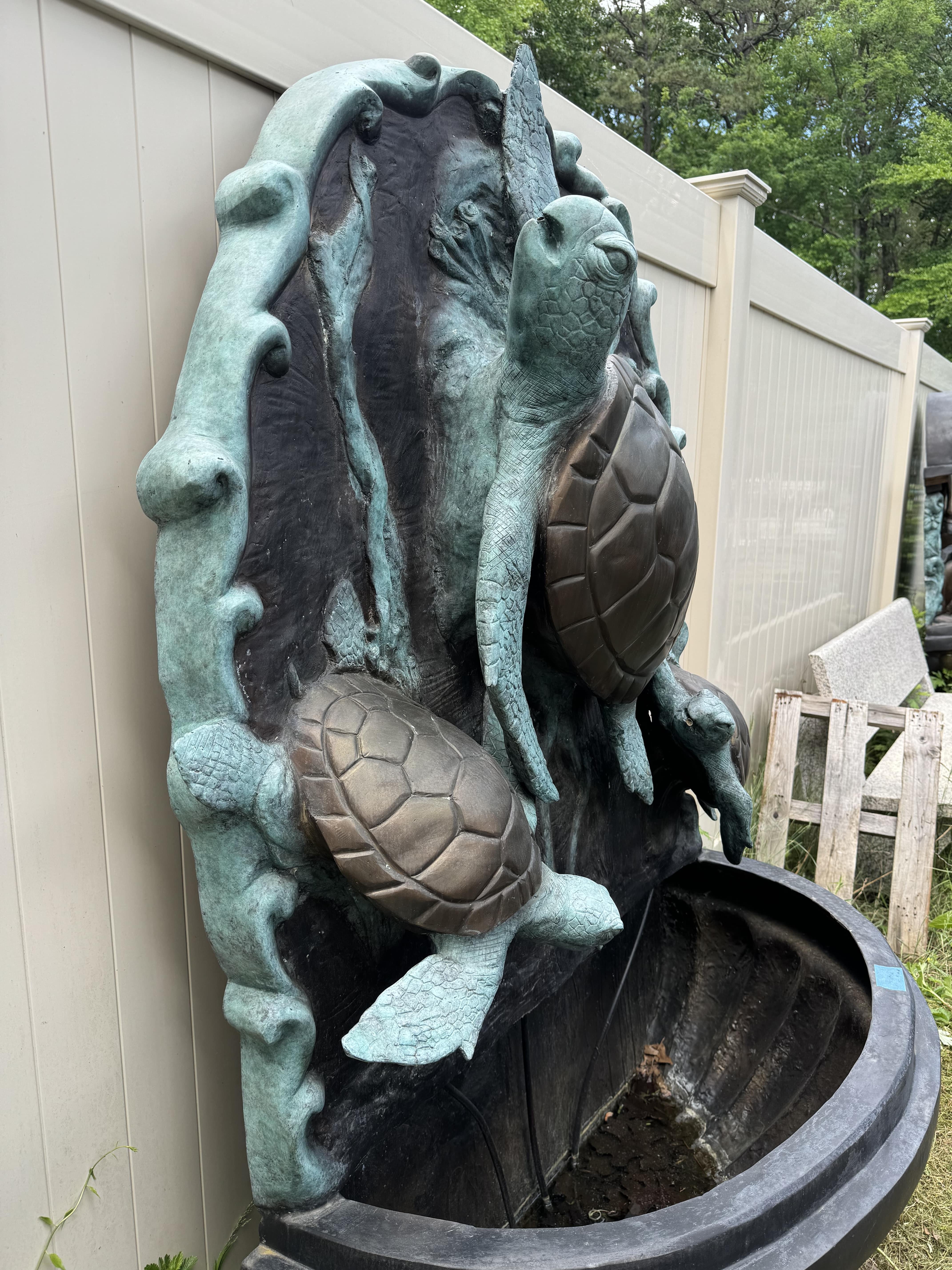 Fontaine murale sur pied en forme de tortue de mer en vente 2