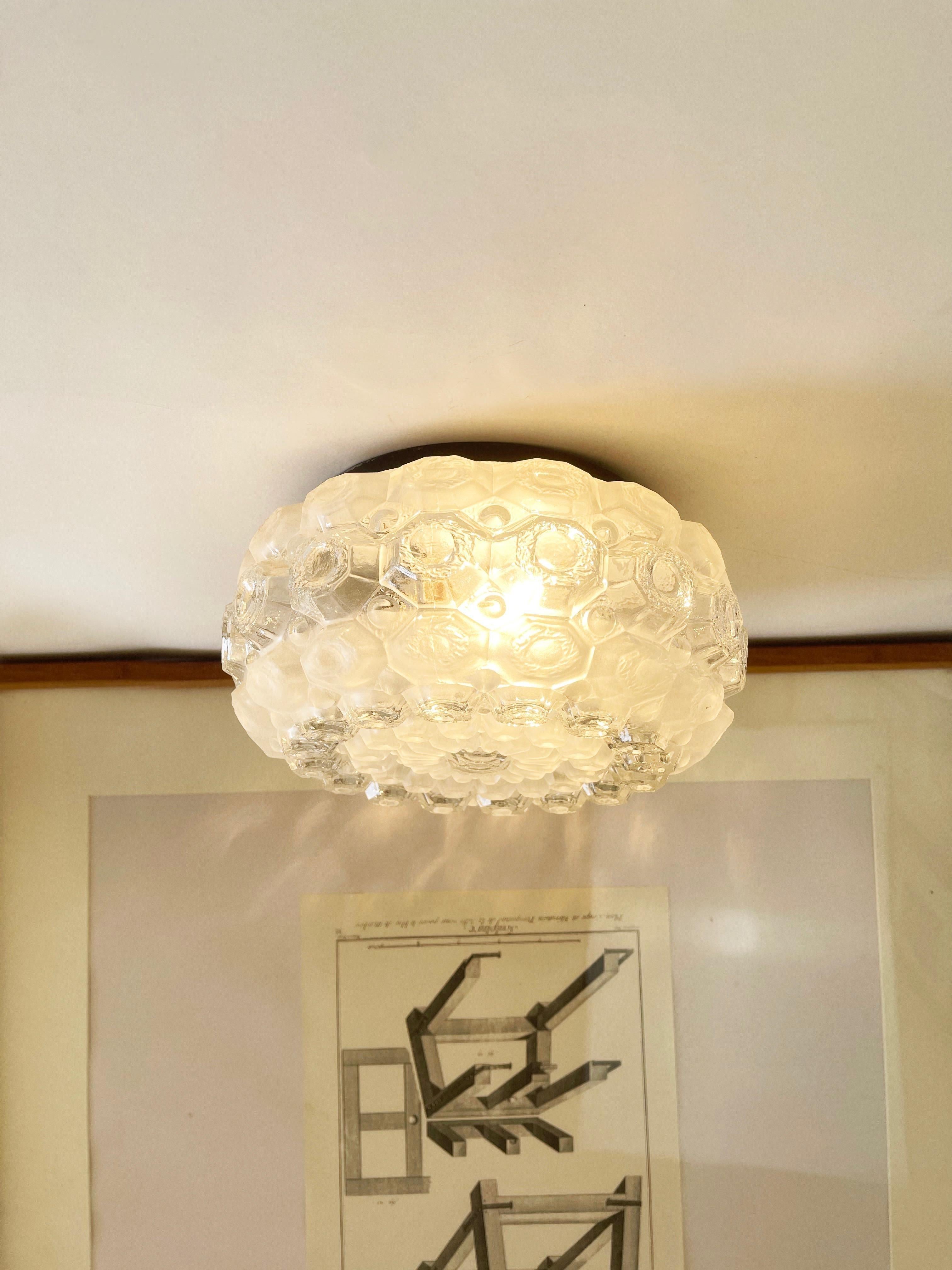 Mid-Century Modern Lampe encastrée Sea Urchin Bubble Glass, dépolie, attr. Honsel, Allemagne, années 1970 en vente