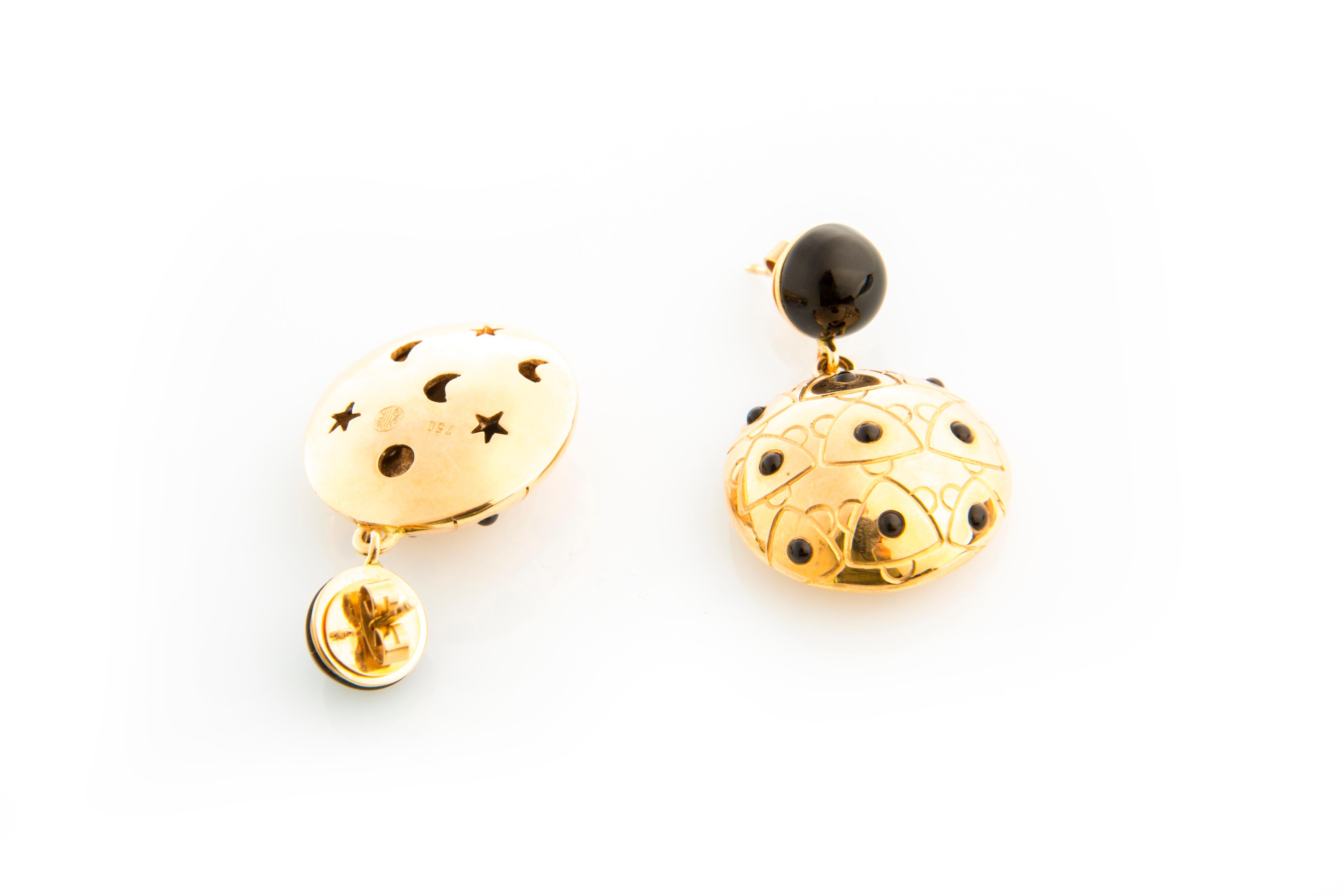 Women's Sea Urchin Earrings with Onyx and Gold 18 Karat For Sale