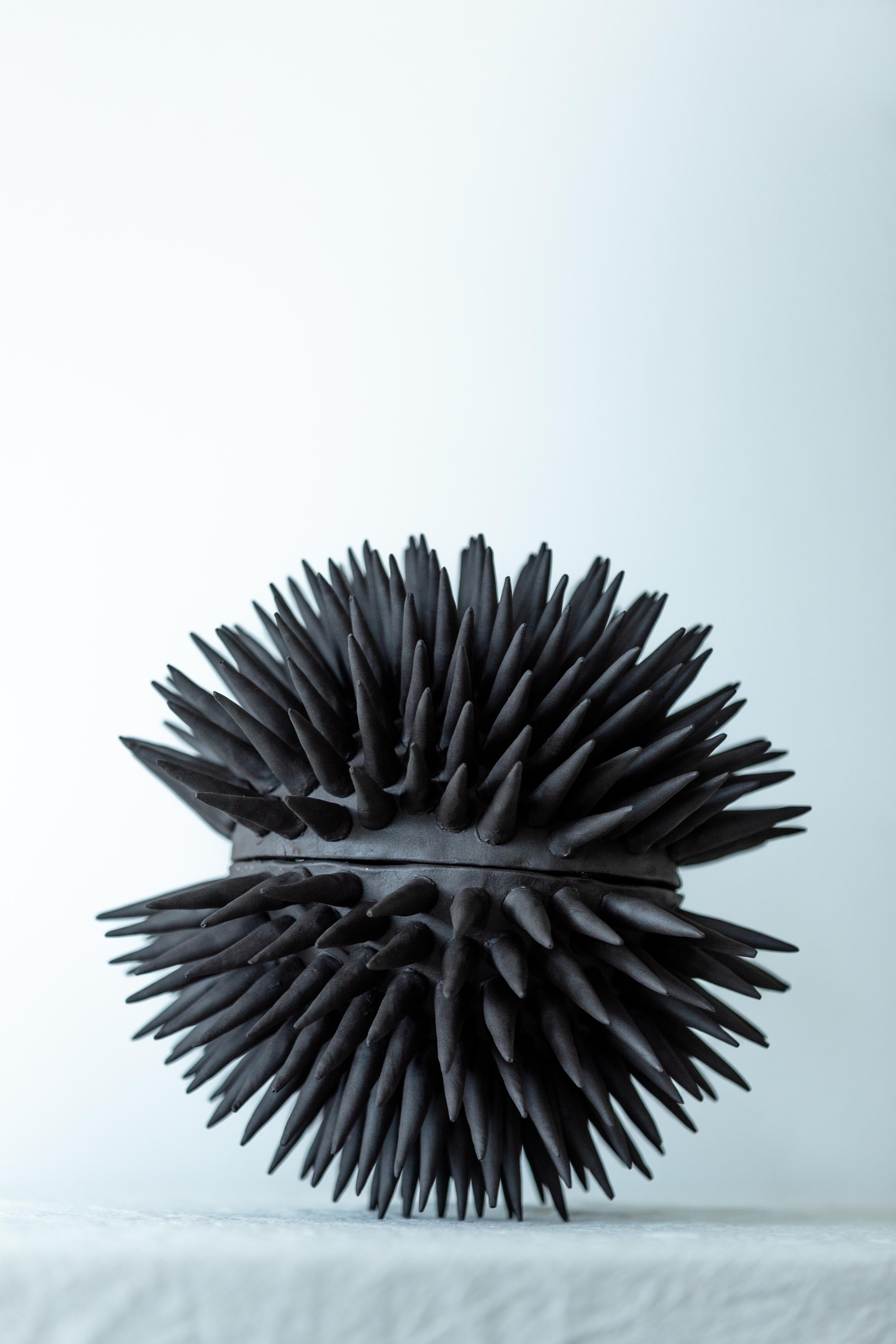ceramic sculpture sea urchin N.2 - Grimpa Partnership  In New Condition For Sale In Florianópolis, BR