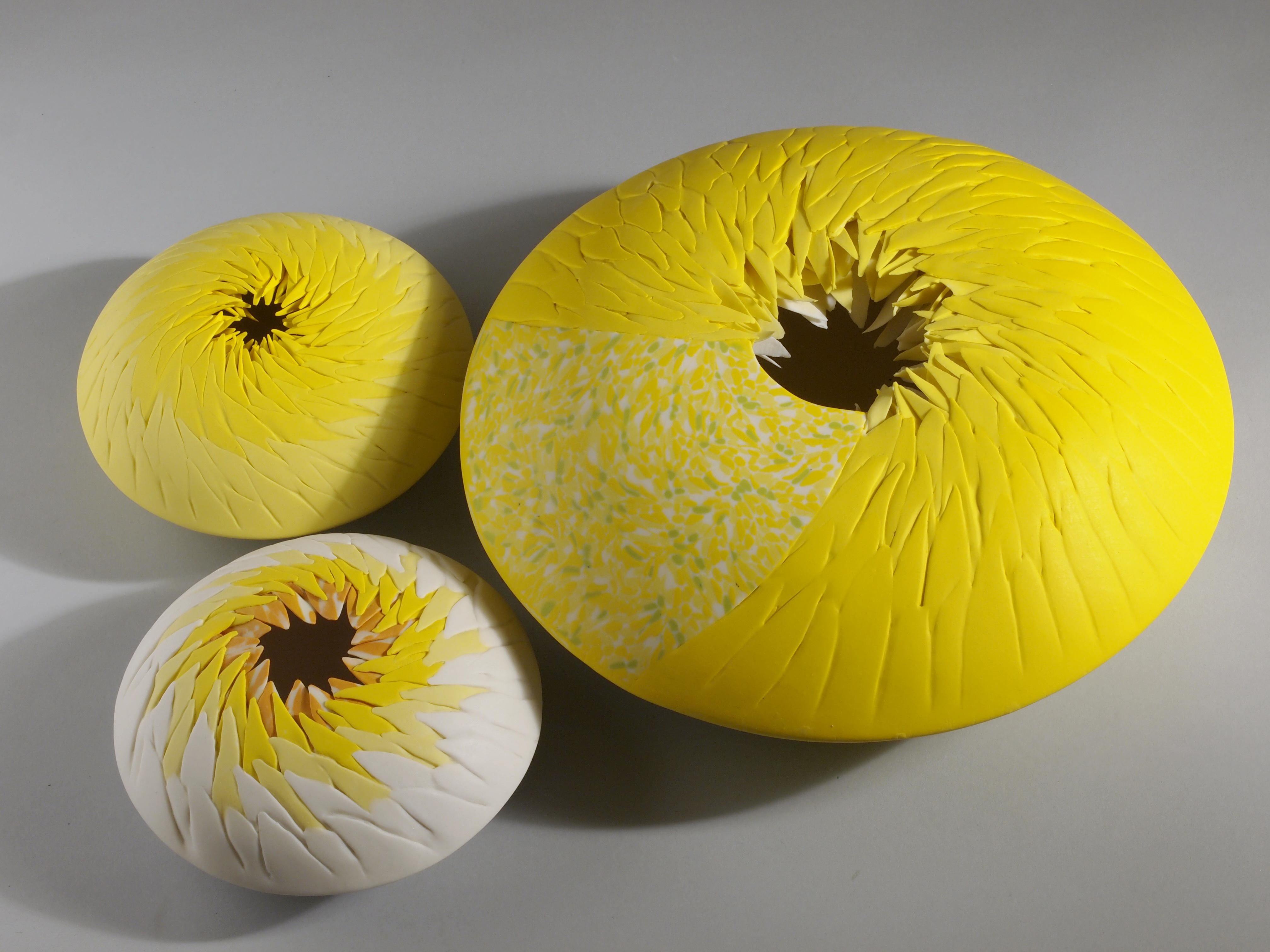 Sea Urchins Porcelain 3 Pieces Installation Yellow Contemporary 21st Century In New Condition For Sale In London, GB