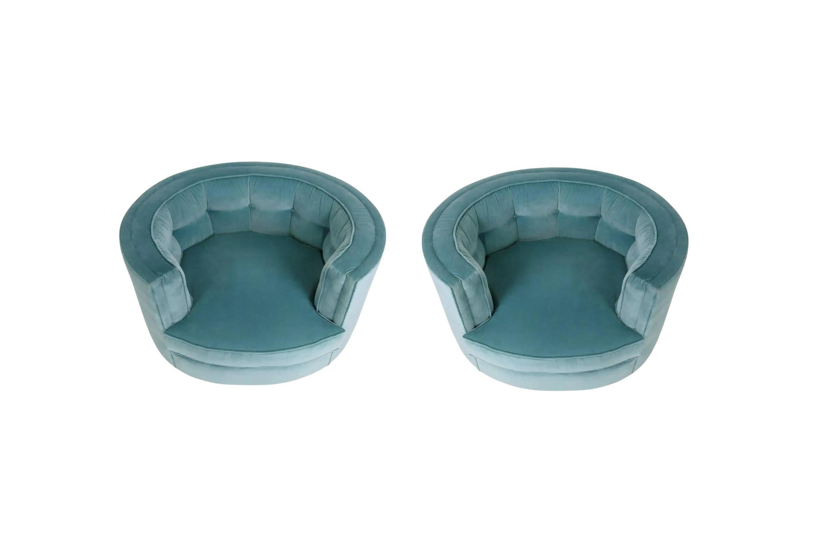 Paar ovale Drehstühle aus blauem Mohair im Milo Baughman-Stil von Flair, Meerschaumblau (amerikanisch) im Angebot