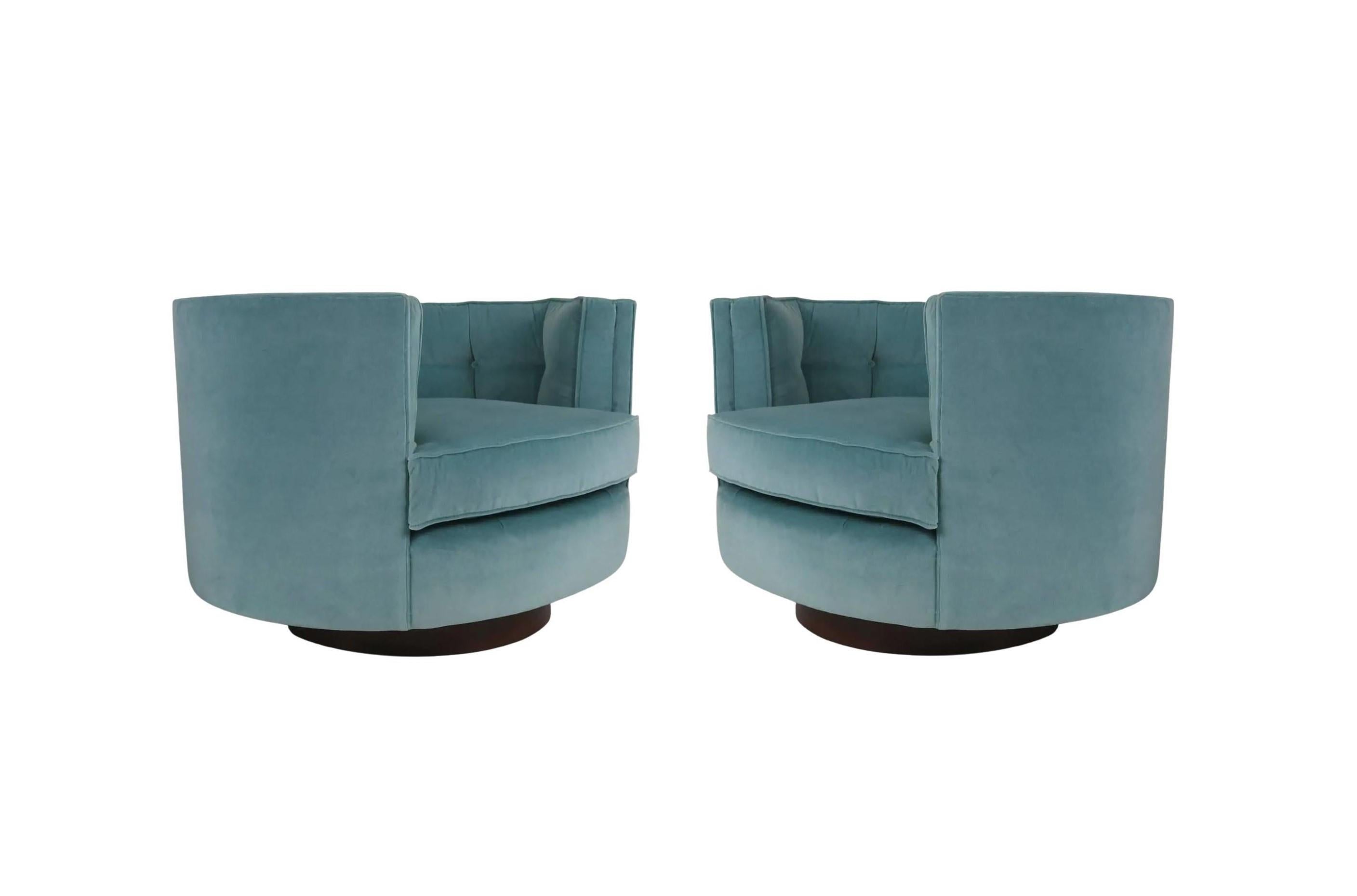 Late 20th Century Pair Seafoam Blue Mohair Milo Baughman Style Oval Swivel Chairs by Flair For Sale