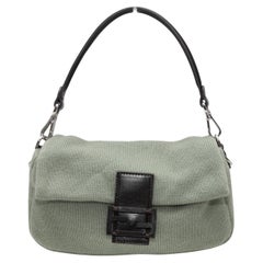 Borsa Baguette con doppia tracolla in cashmere e pelle di Fendi in verde mare e nero