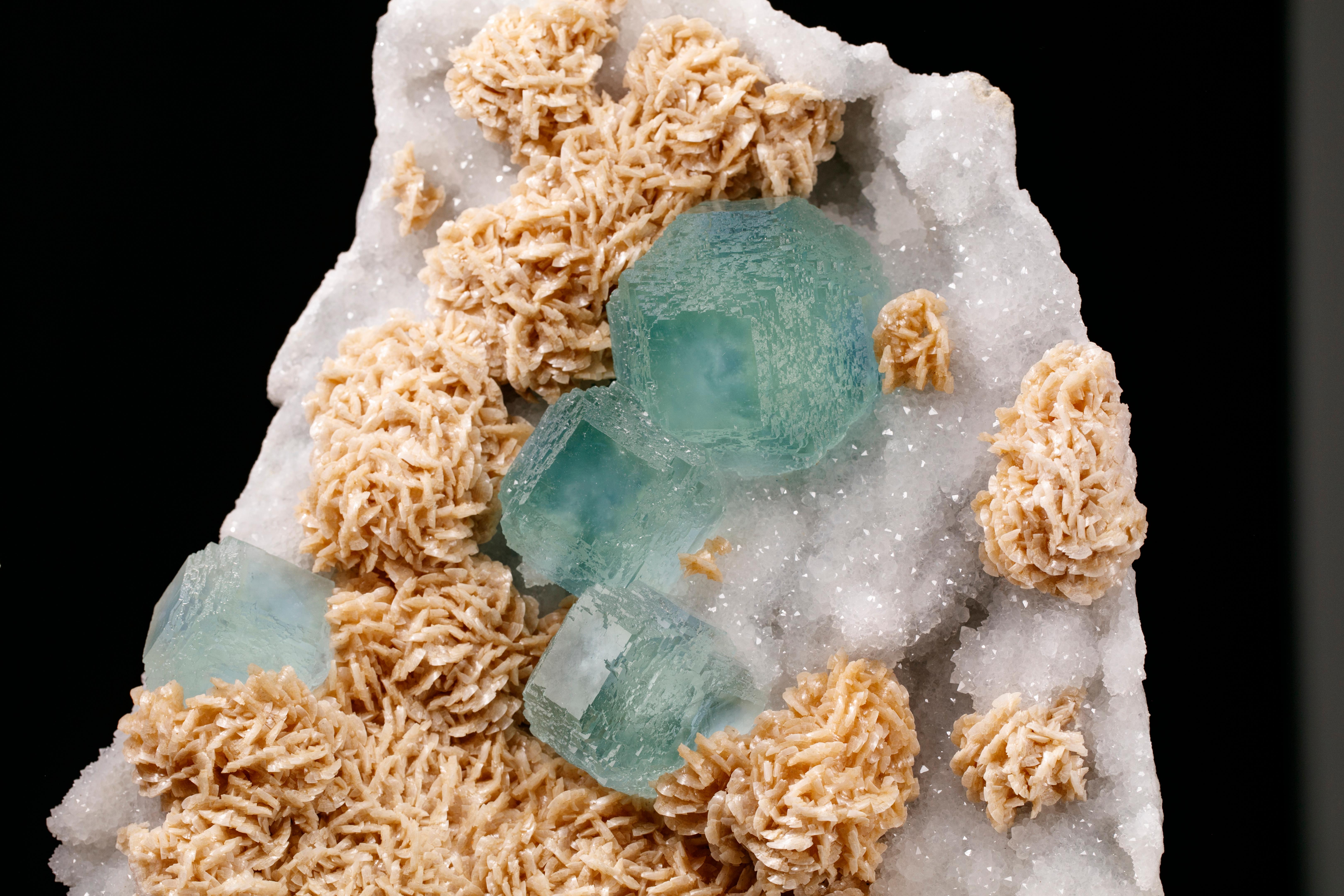 18th Century and Earlier Seafoam Green Fluorite Crystal Mineral Specimen – Dongpo Ore Field, China For Sale