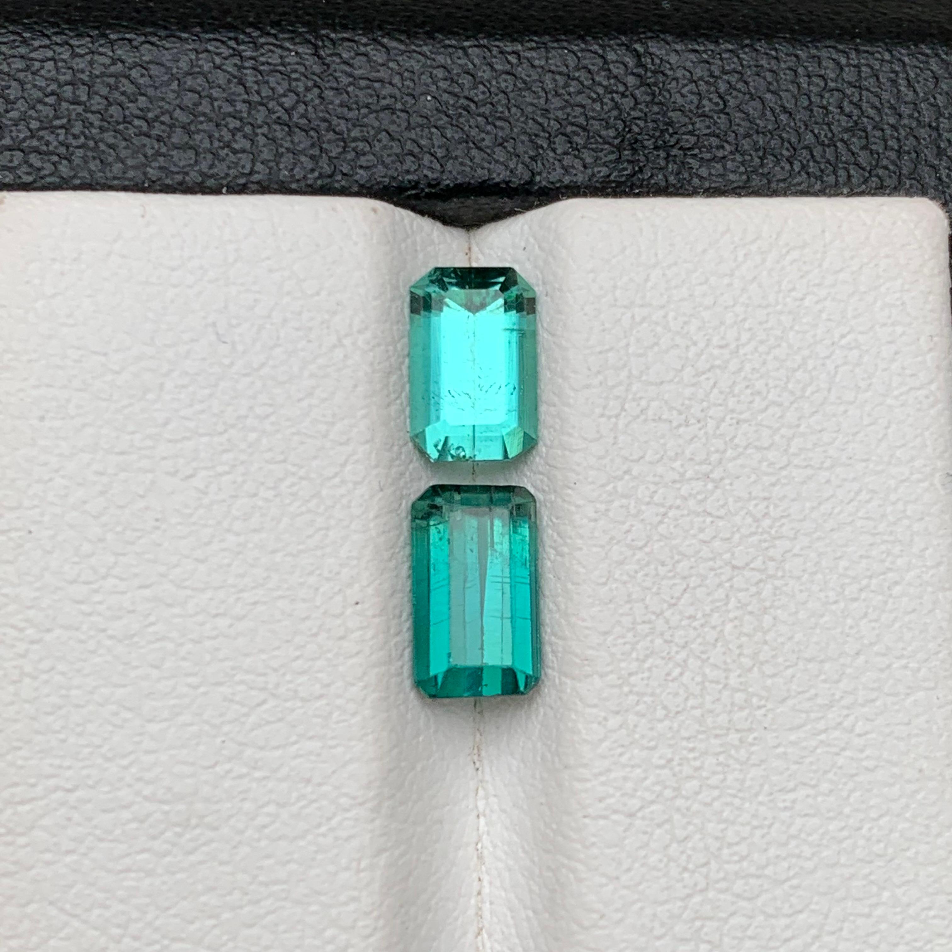 Taille émeraude Paire de tourmalines naturelles bleu verdâtre écaille de mer, tourmaline non sertie, 2,25 carats en vente