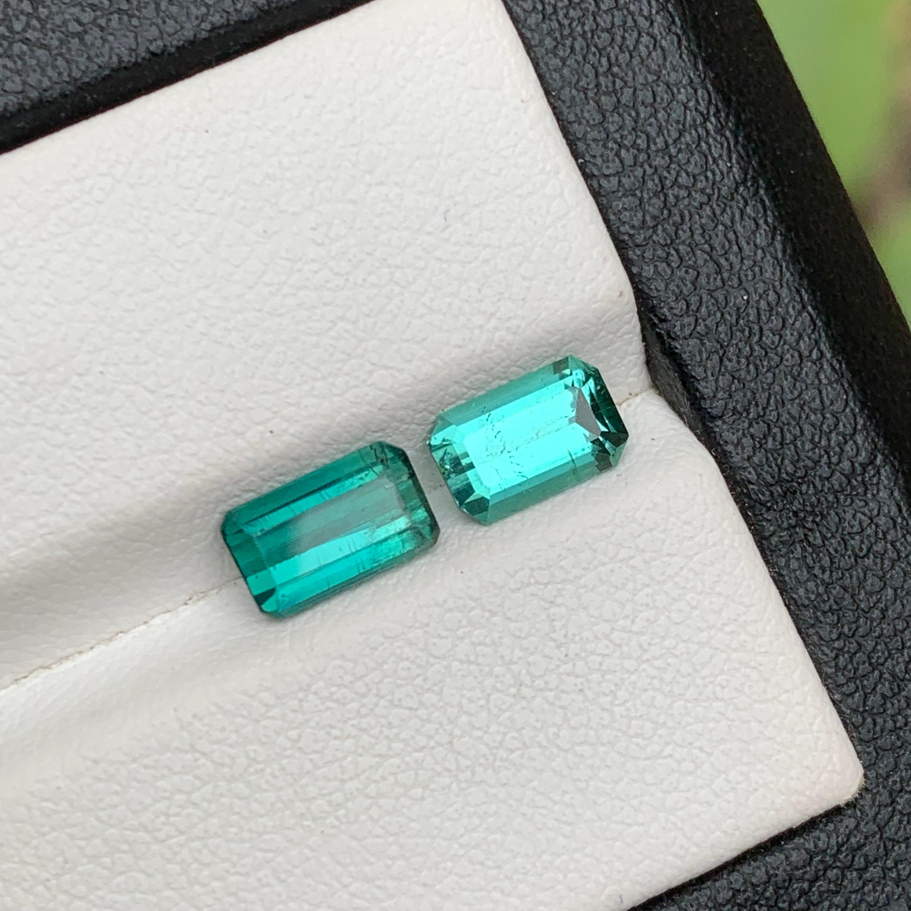 Paire de tourmalines naturelles bleu verdâtre écaille de mer, tourmaline non sertie, 2,25 carats Neuf - En vente à Peshawar, PK