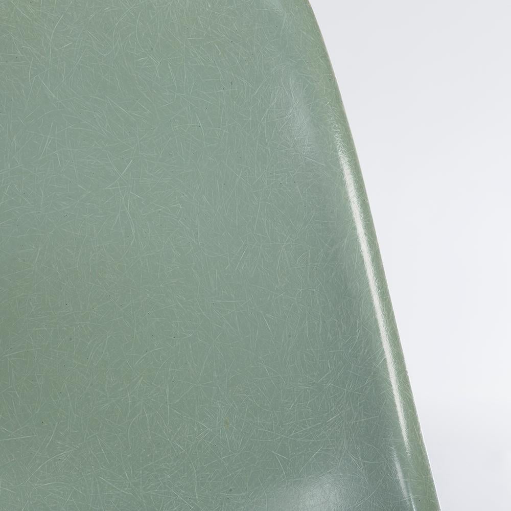 Seafoam Herman Miller Vintage Eames DSW Side Shell Chair In Good Condition For Sale In Loughborough, Leicester