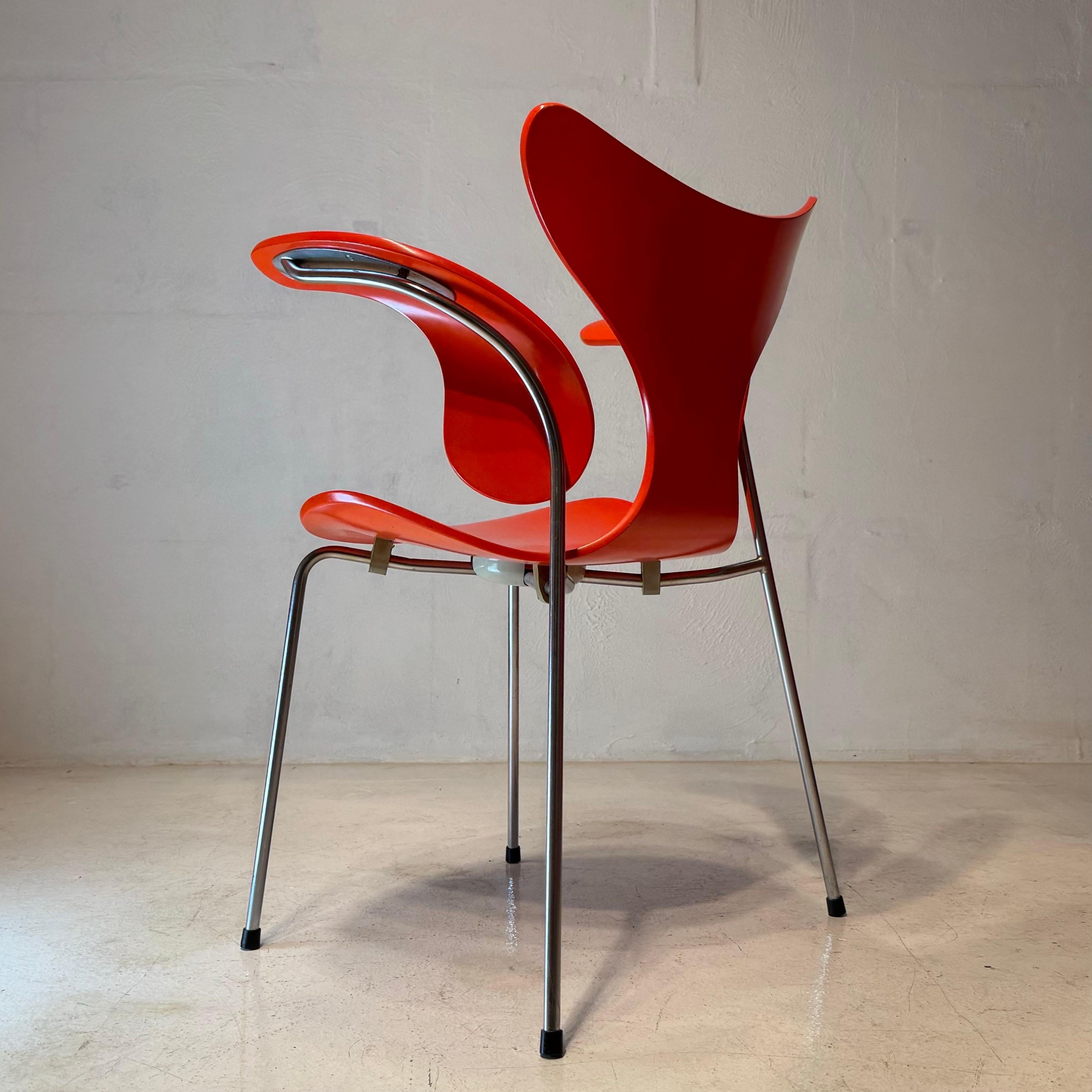 Scandinavo moderno Sedia con braccioli Seagull 3208 di Arne Jacobsen per Fritz Hansen, Danimarca 1972. in vendita