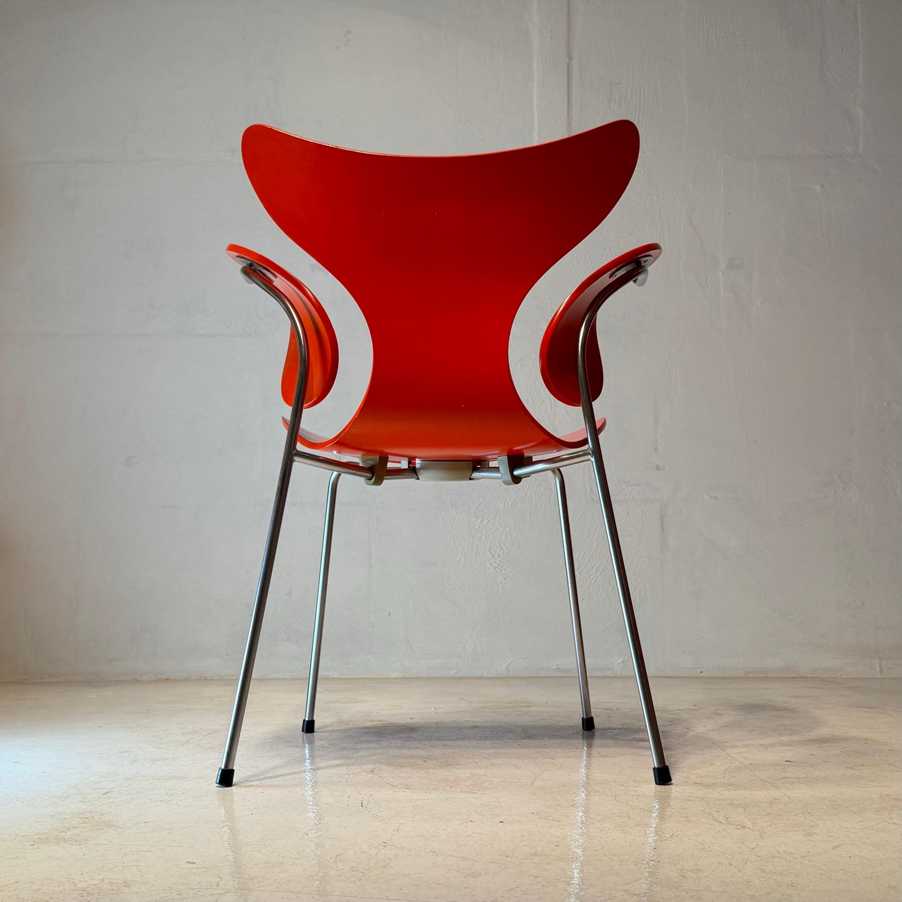 Sedia con braccioli Seagull 3208 di Arne Jacobsen per Fritz Hansen, Danimarca 1972. in vendita 1