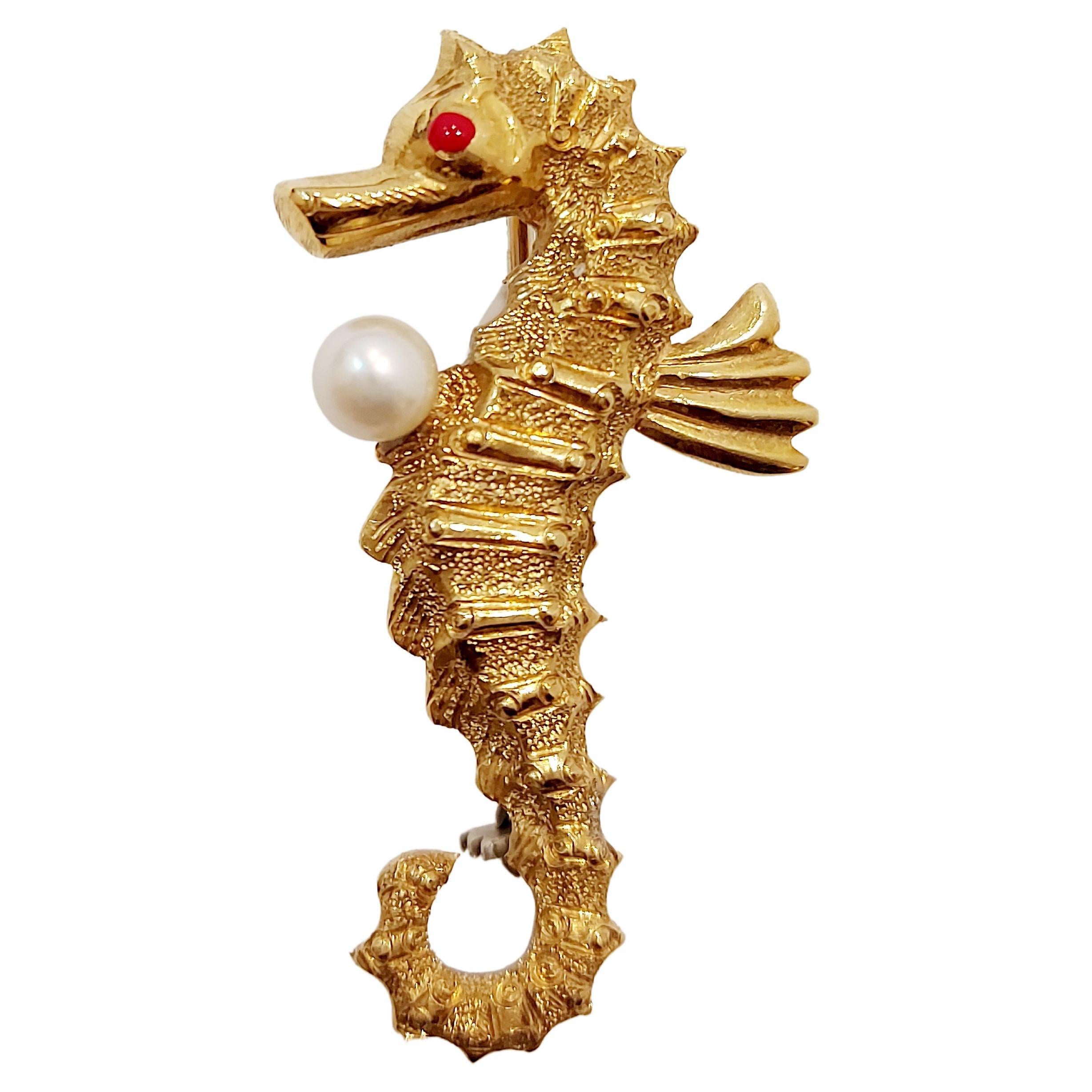 A Gold Double Seahorse Brooch at 1stDibs