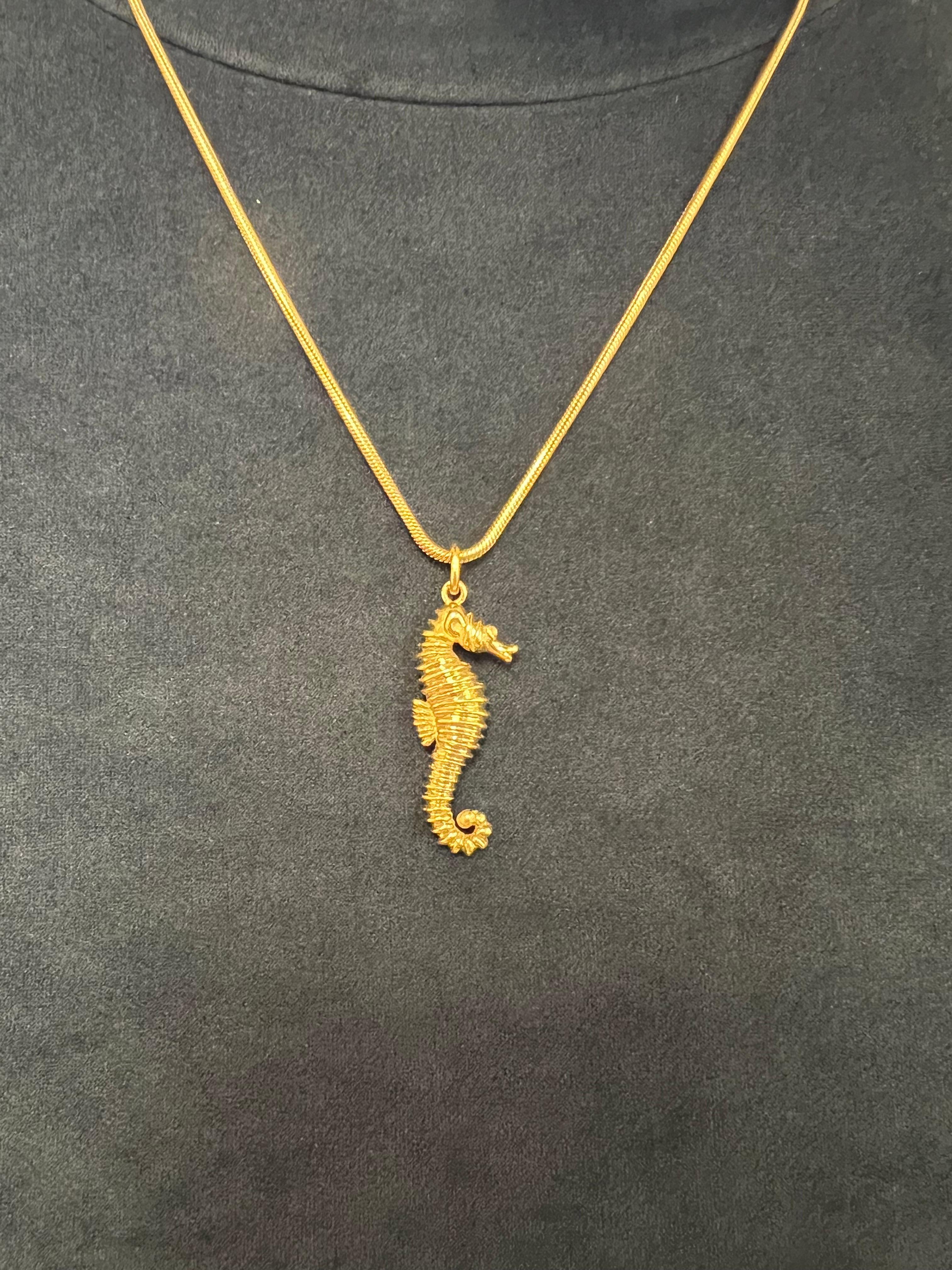 Women's or Men's Seahorse Gold Charm Pendant For Sale