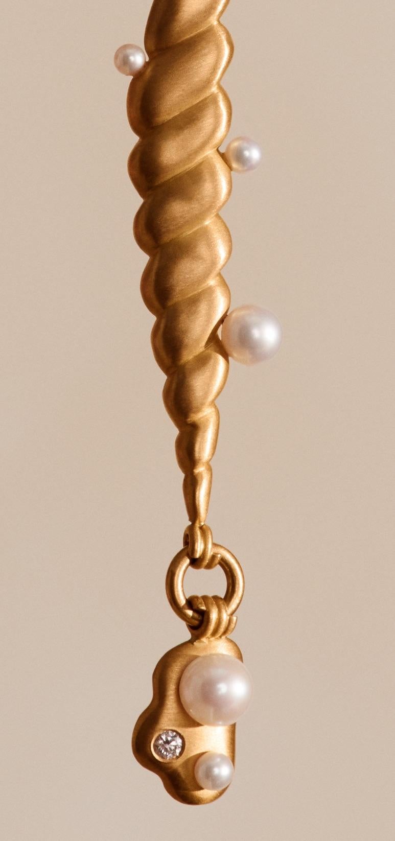 Seahorse No 2 Earring by Jo Riis-Hansen im Zustand „Neu“ im Angebot in Copenhagen, DK