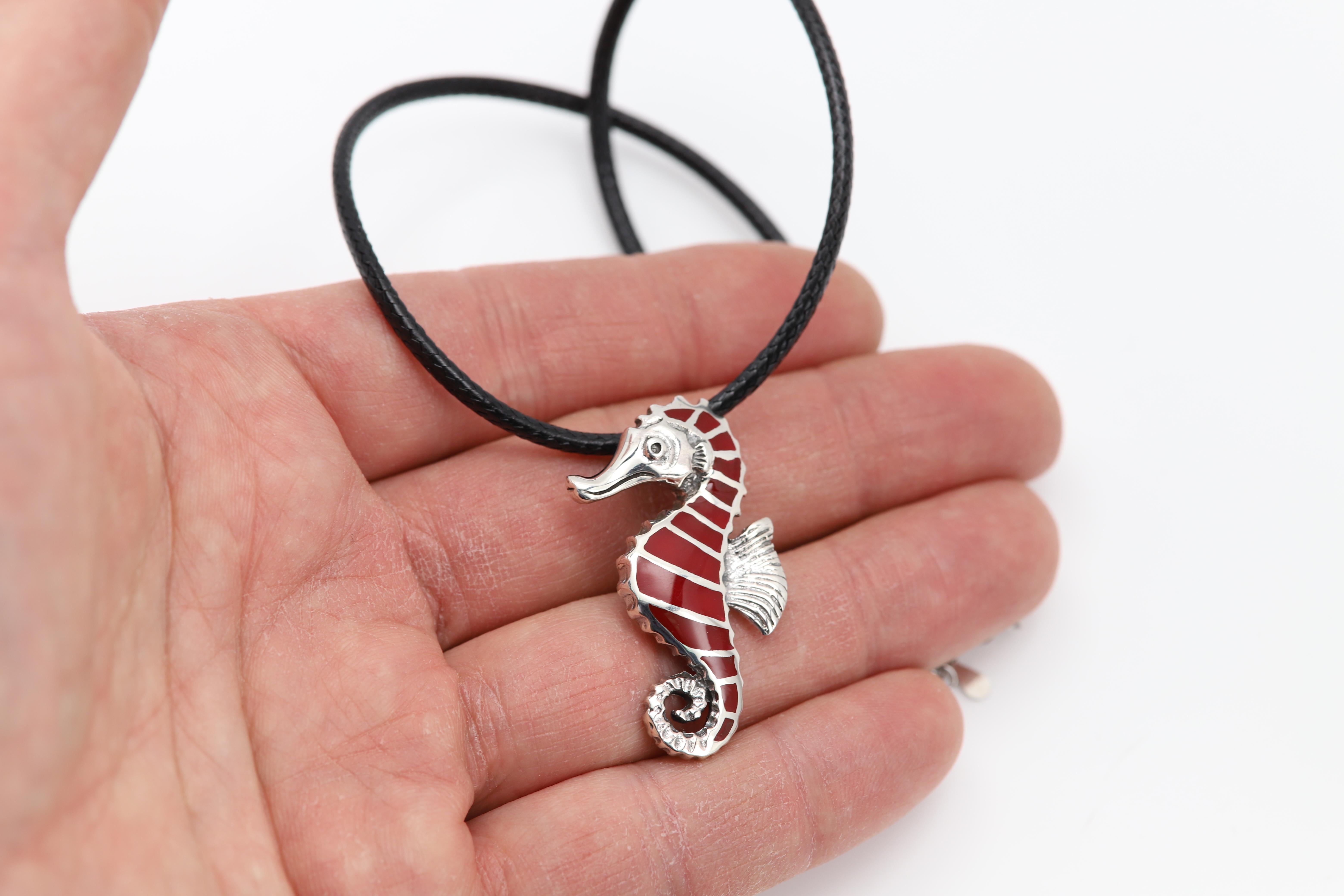Seahorse pendant Silver marine life jewelry large seahorse necklace Sea life For Sale 7