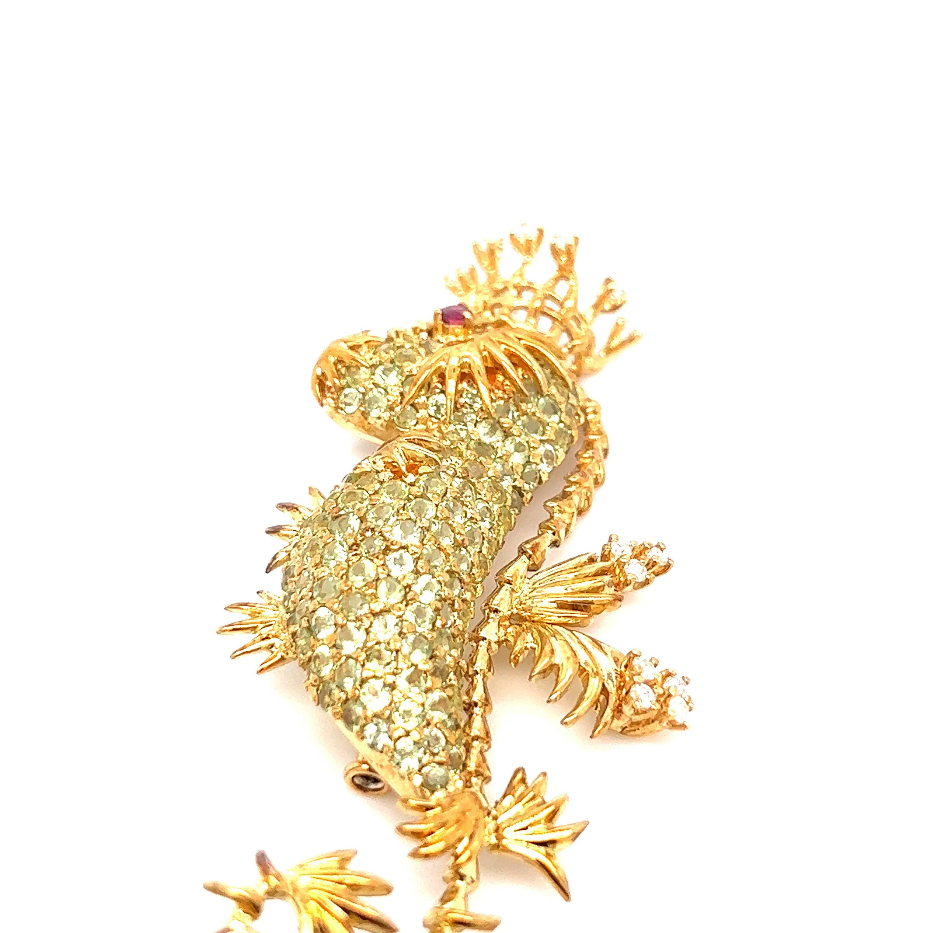 Round Cut Seahorse Peridot Diamond Gold Brooch For Sale