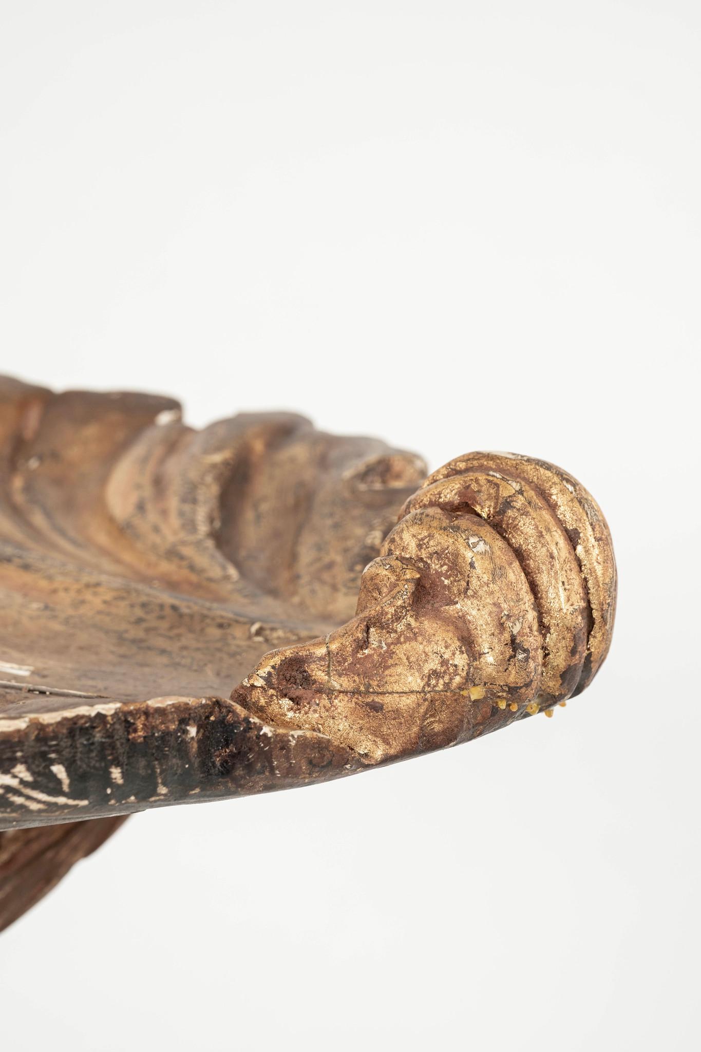 Seepferdchen Schlangenmuschel Grotte Schwarz Gold Paket Vergoldet Tall Pedestal Tisch(e) (Italienisch) im Angebot