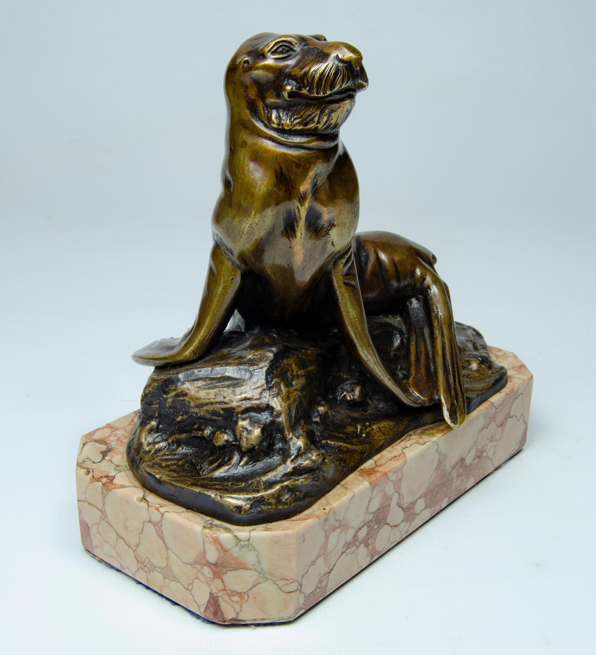 Seal sculpture in bronze,
circa 20th century
Origin France illegible signature
signed in the bronze back
perfect condition with natural wear.