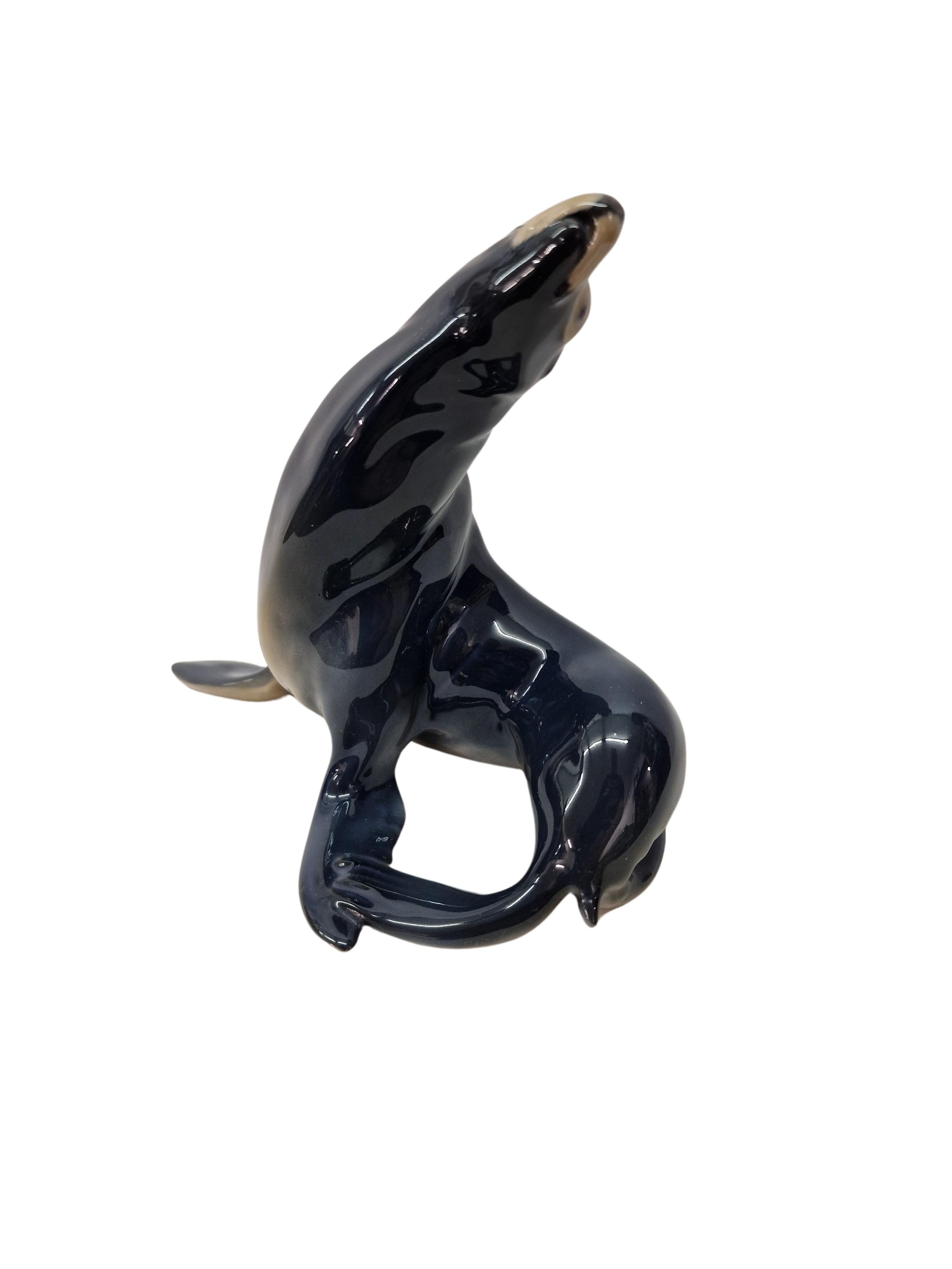 Estatuilla de león marino, porcelana, T Madsen, Royal Copenhagen, Art Decó, Dinamarca en venta 6