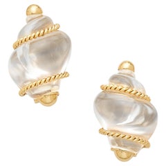 Pendientes con clip de concha de cristal de roca en oro amarillo de 14k