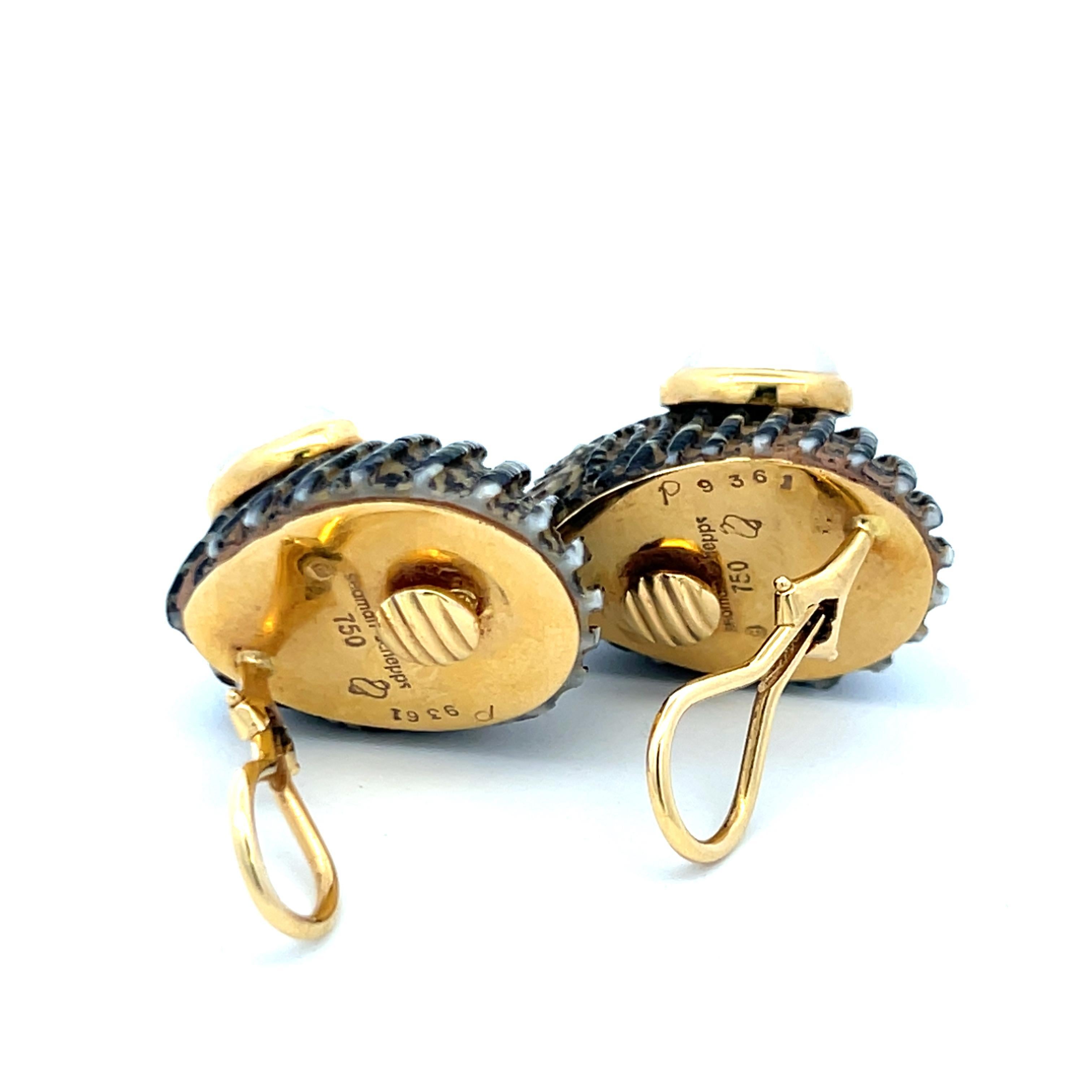 Seaman Schepps 18 Karat Yellow Gold Clip On Shell Earrings For Sale 1