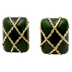 Boucles d
oreilles Seaman Schepps en or 18 carats avec cage en néphrite