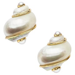 Seaman Schepps 18k Gold & Turbo Muschel-Ohrringe mit Zucht- Akoya-Perlen-Akzenten