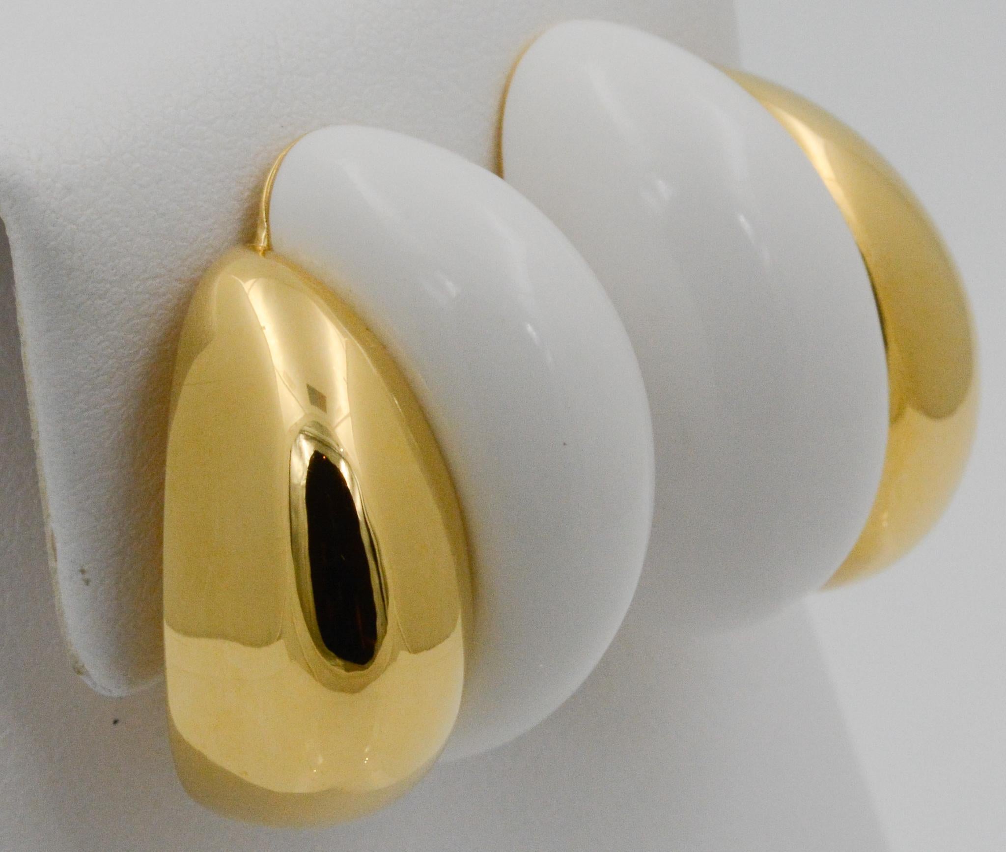 Seaman Schepps 18 Karat Yellow and White Ceramic Silhouette Earrings In Good Condition In Dallas, TX