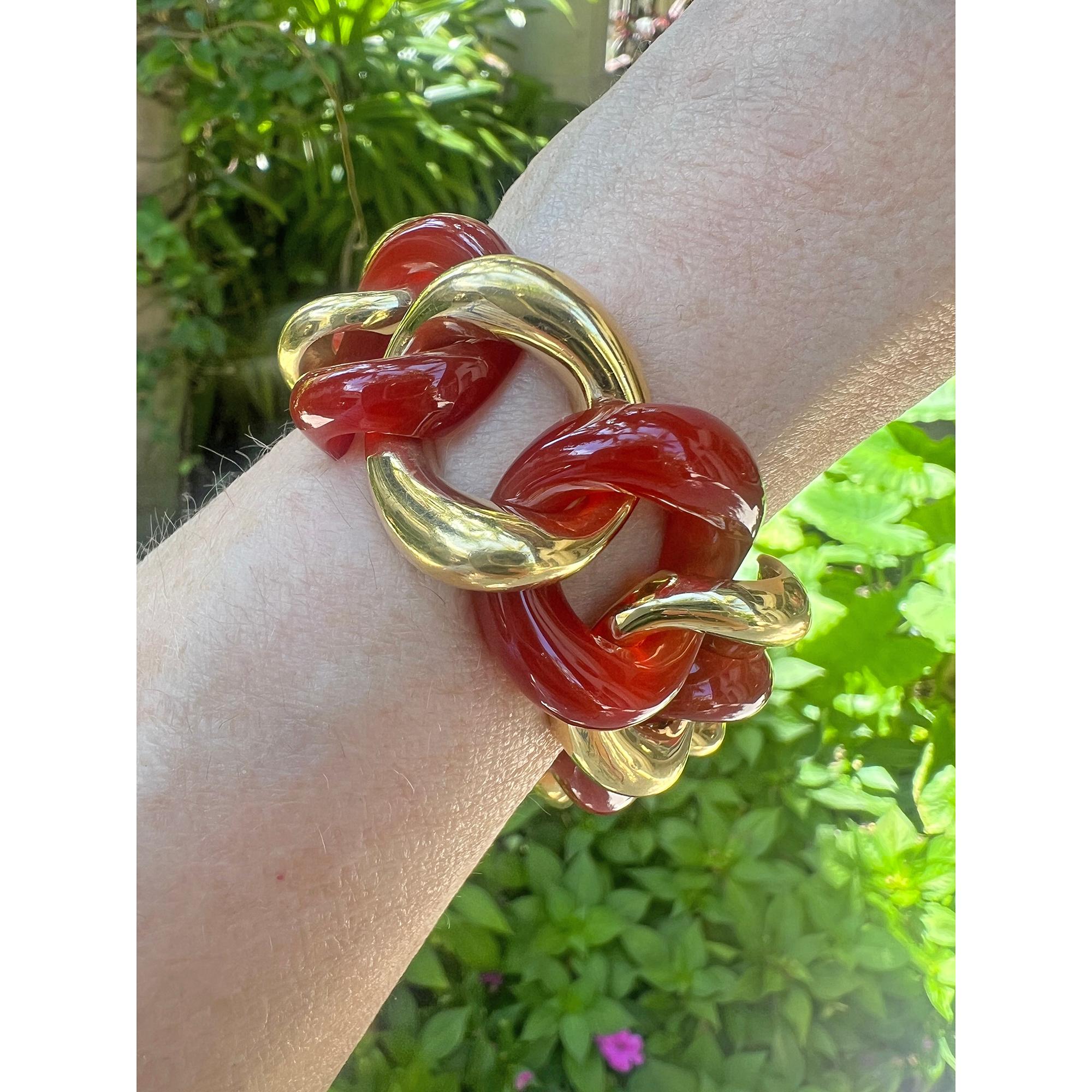 Bracciale A Link medio in oro 18k con corniola Seaman Schepps In condizioni ottime in vendita a Palm Beach, FL