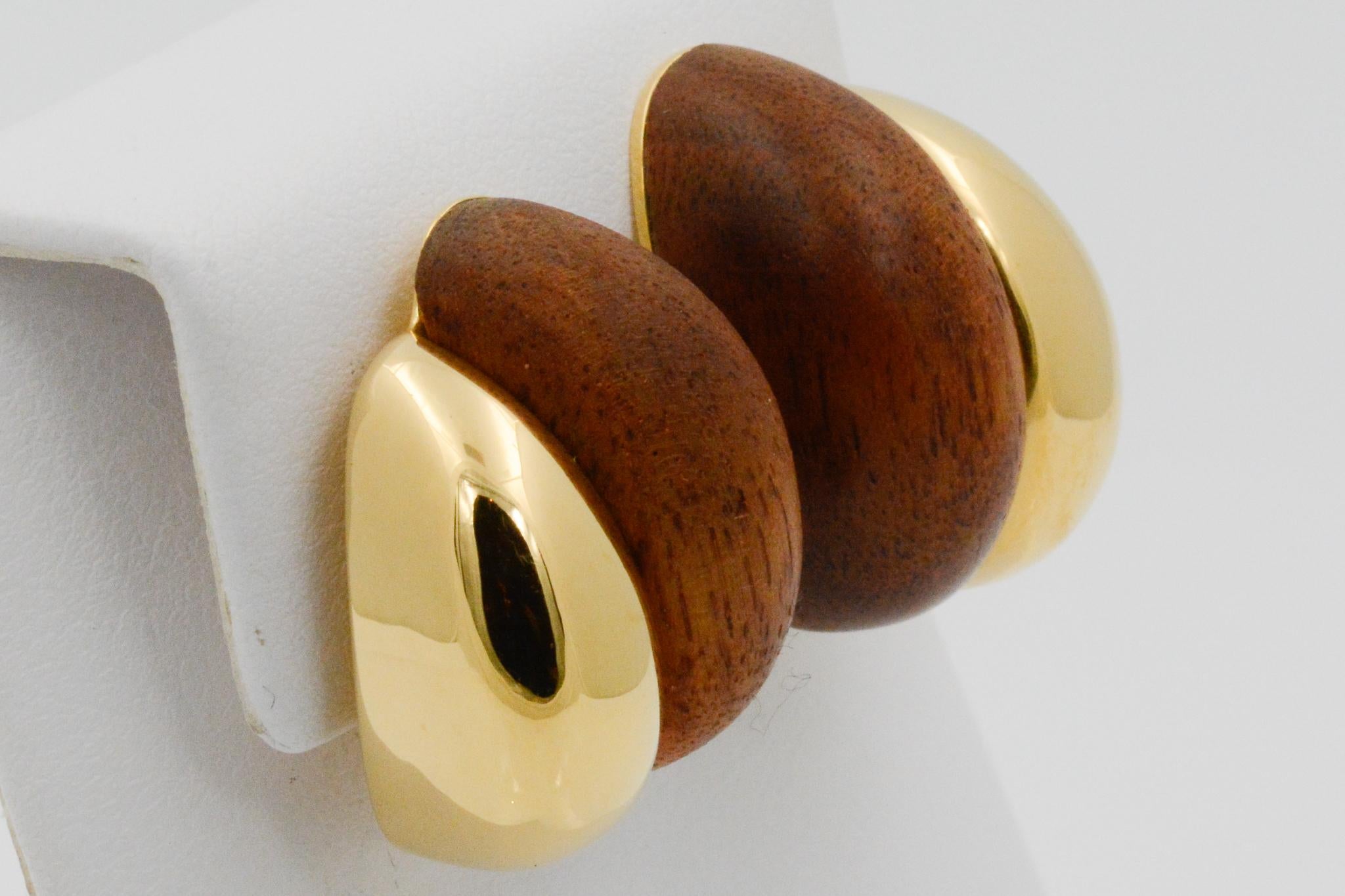 Seaman Schepps 18 Karat Yellow Gold Walnut Wood Silhouette Earrings In New Condition In Dallas, TX