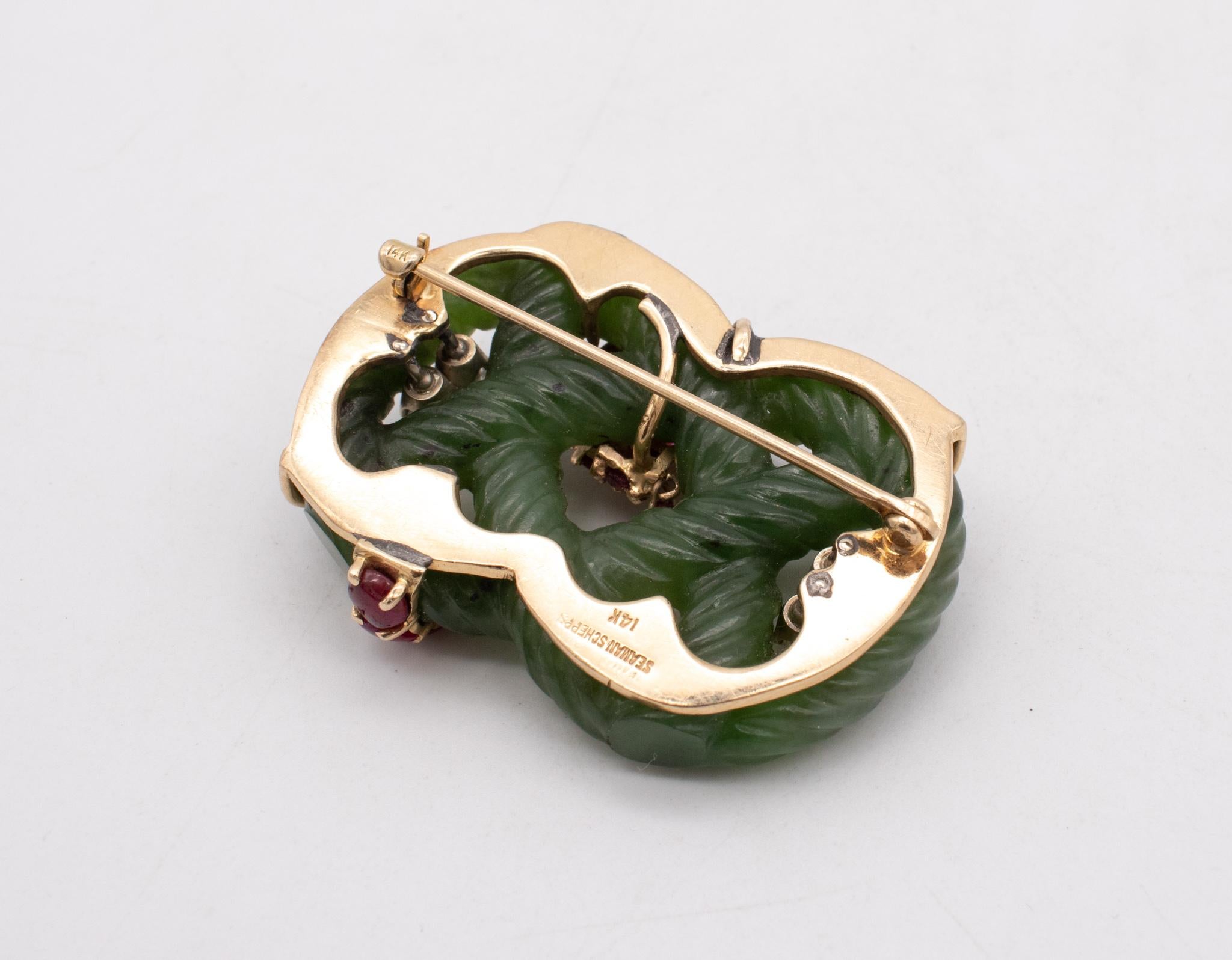Seaman Schepps 1950 Brooch in 14Kt with Nephrite and 4.20 Ctw in Diamonds Rubies In Excellent Condition For Sale In Miami, FL